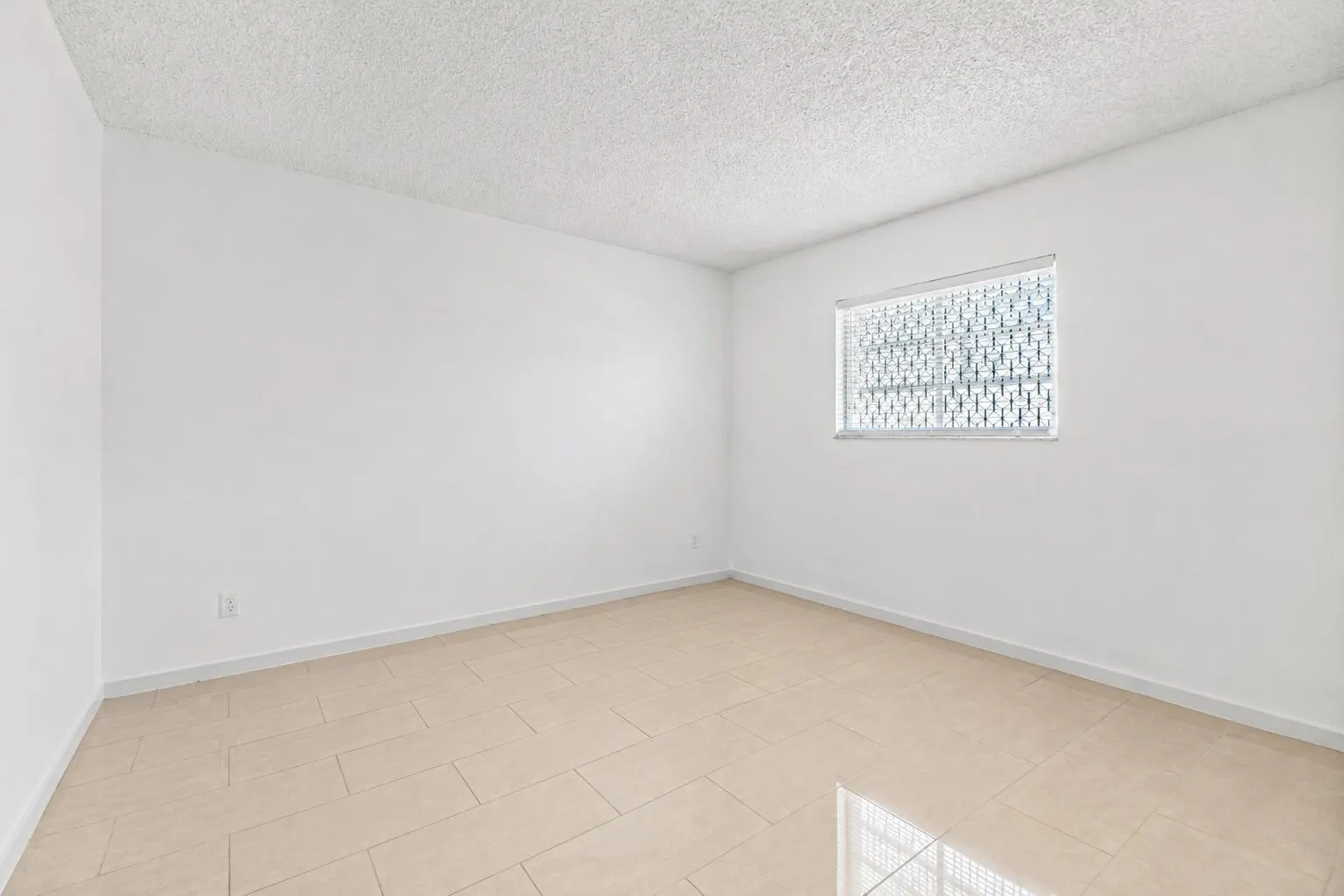 1025 SE 4th Avenue #101