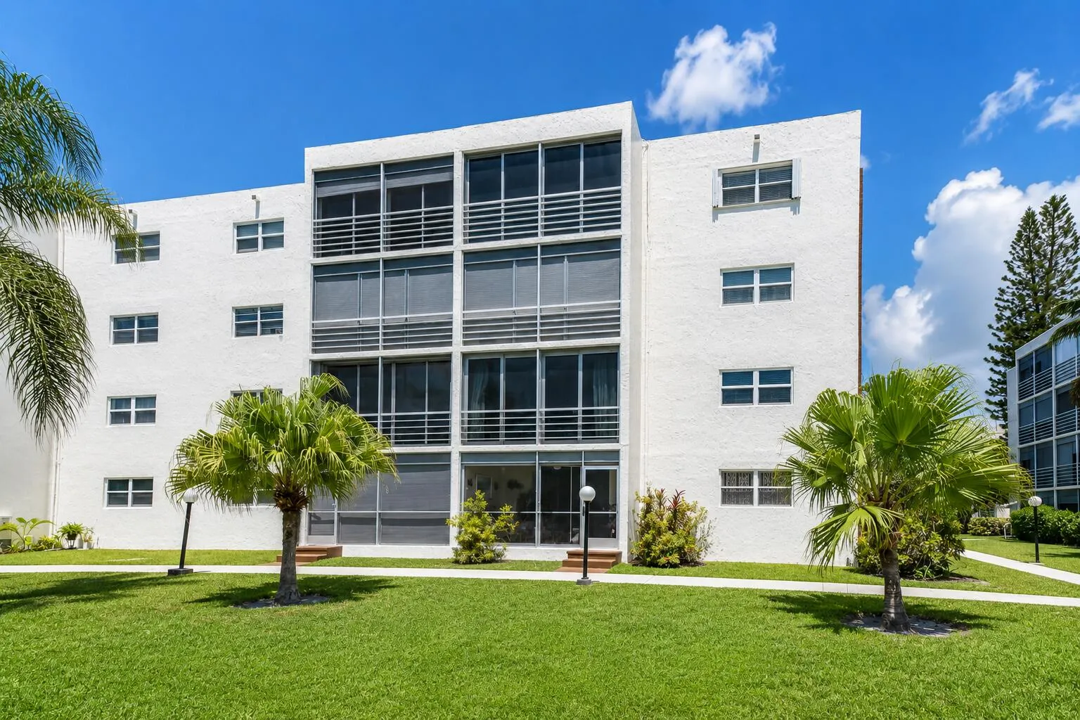 1025 SE 4th Avenue #101