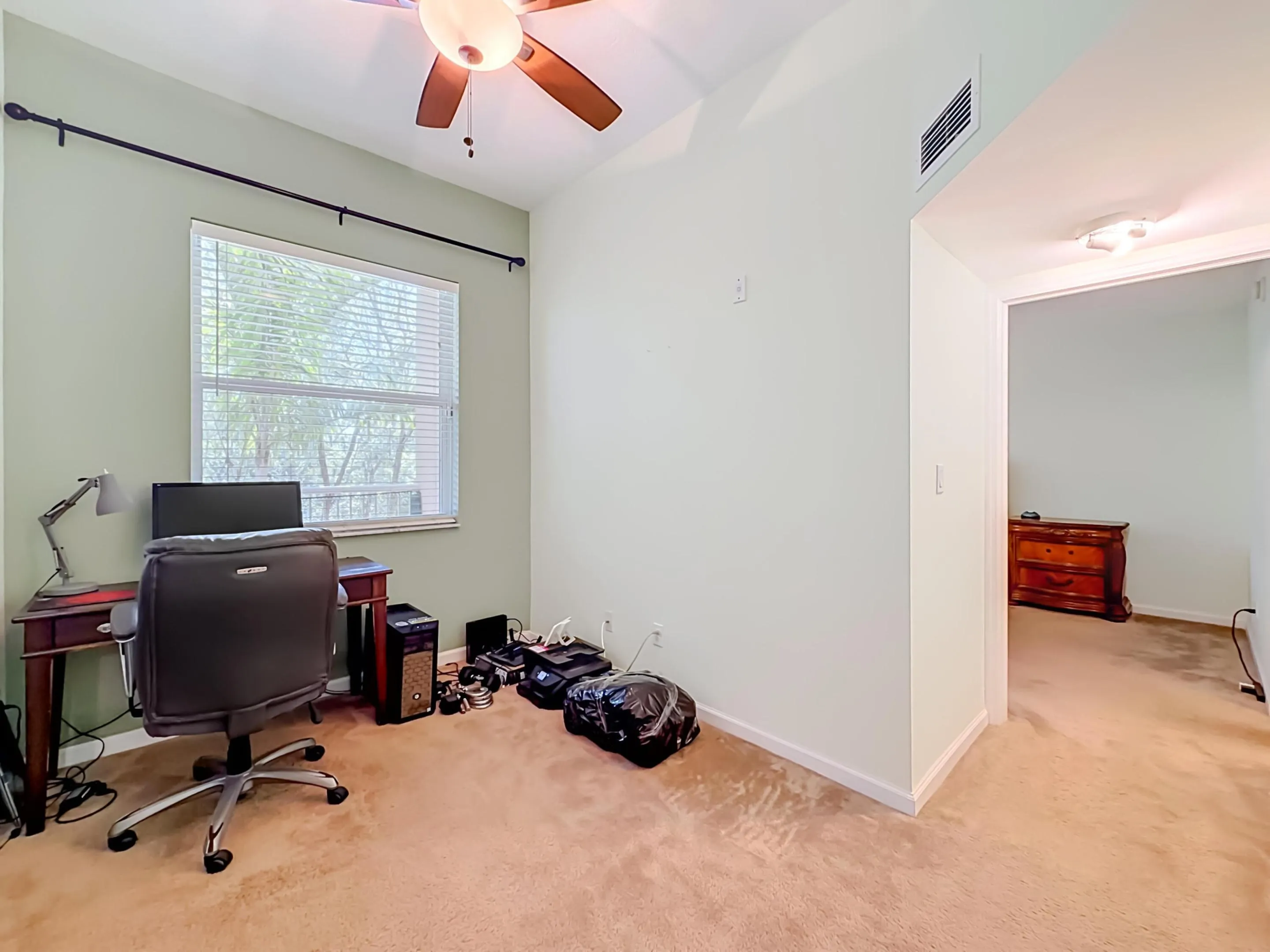 519 E Sheridan Street #4042