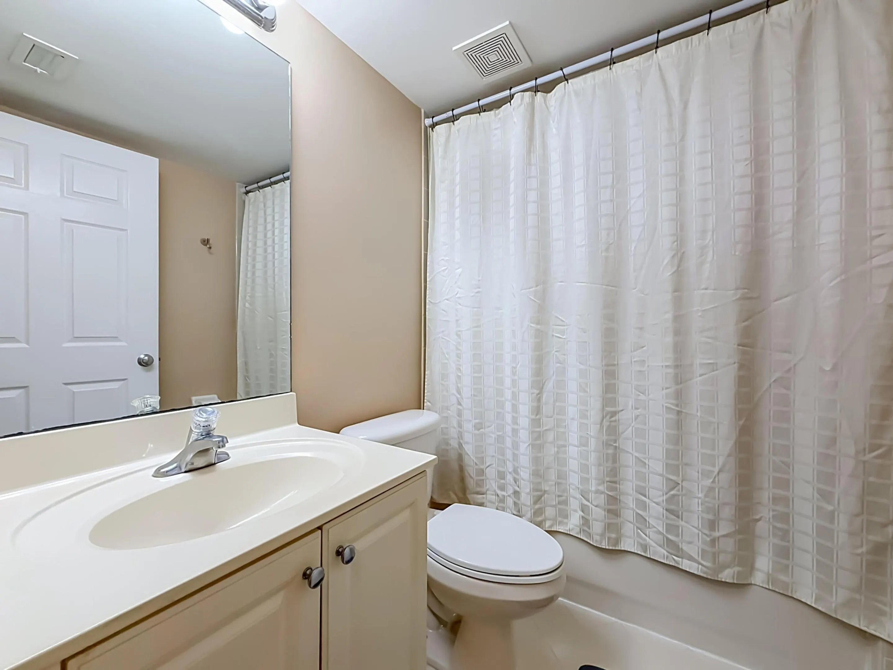 519 E Sheridan Street #4042