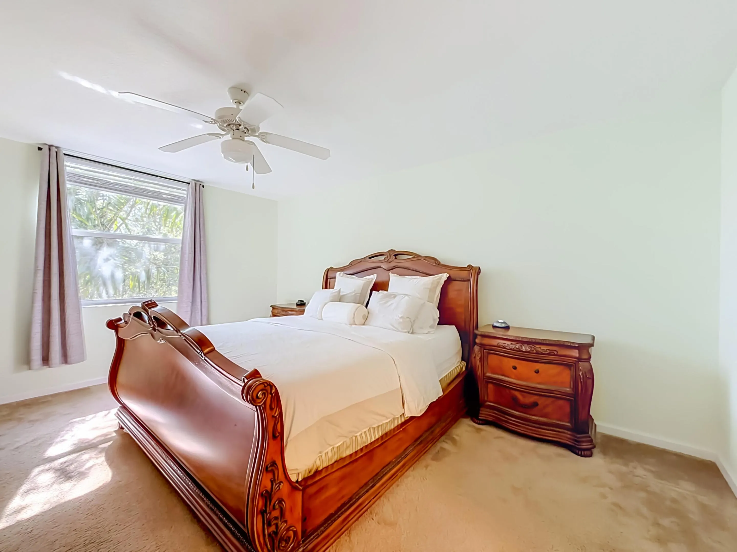 519 E Sheridan Street #4042