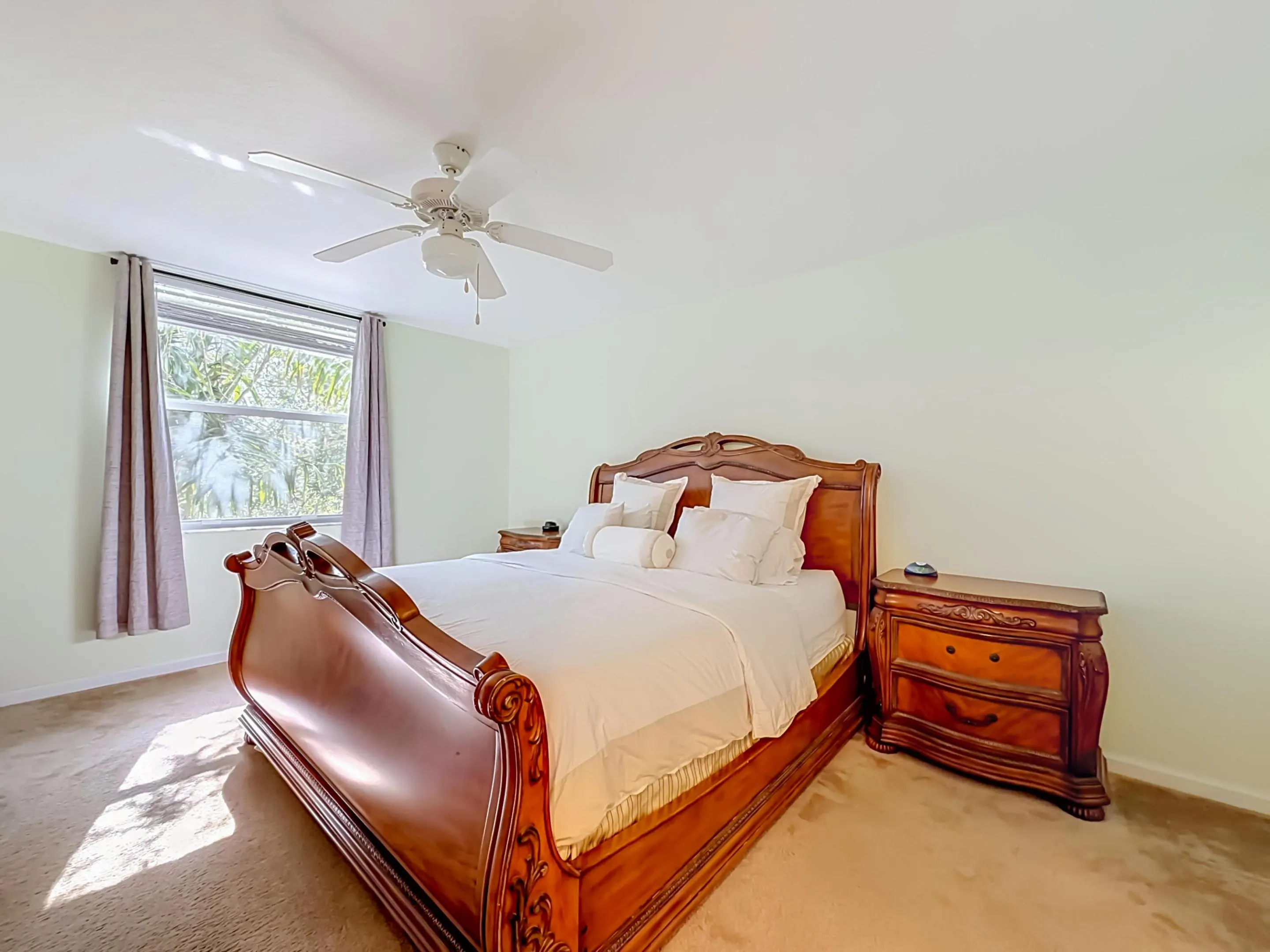 519 E Sheridan Street #4042