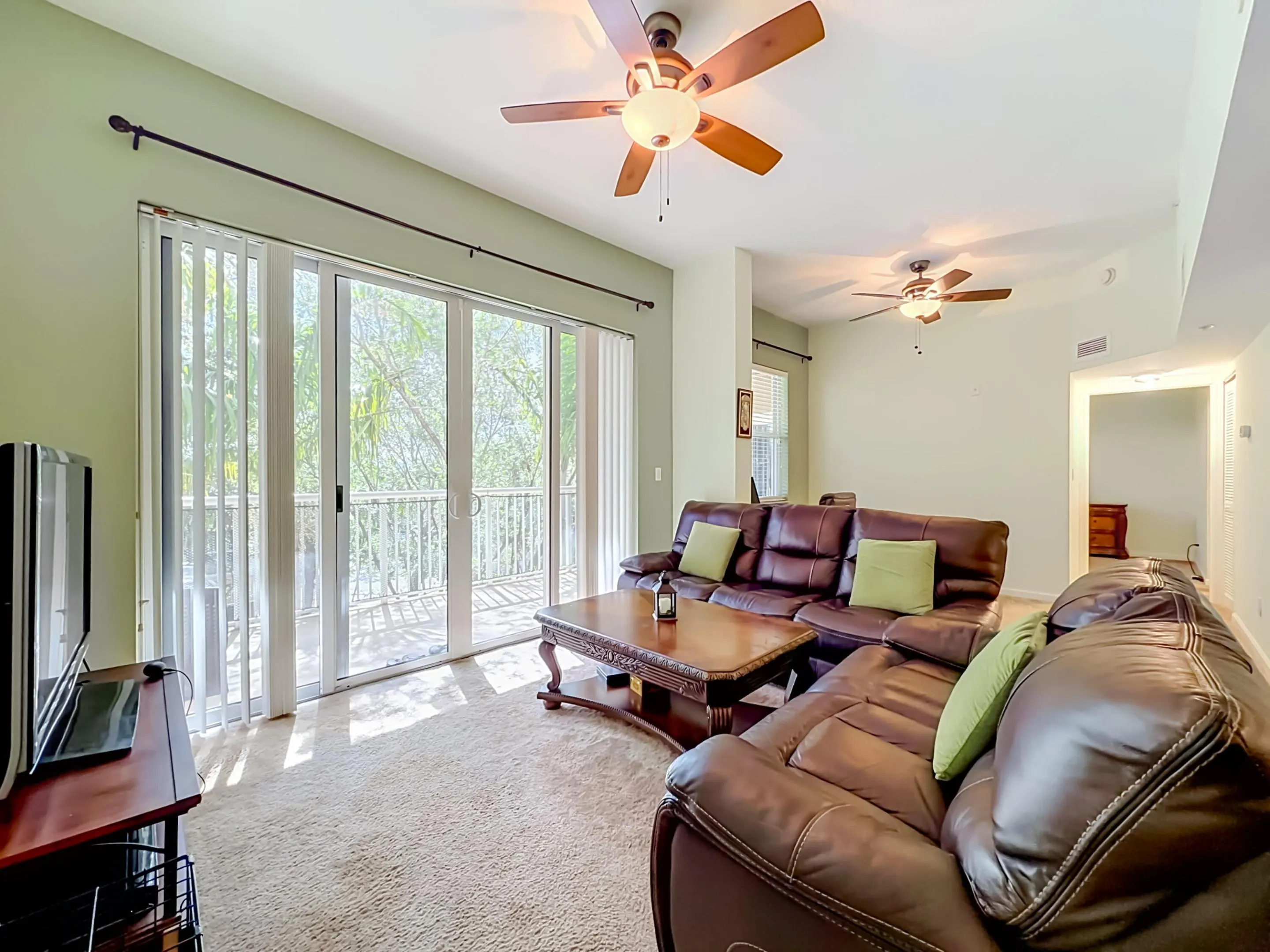 519 E Sheridan Street #4042