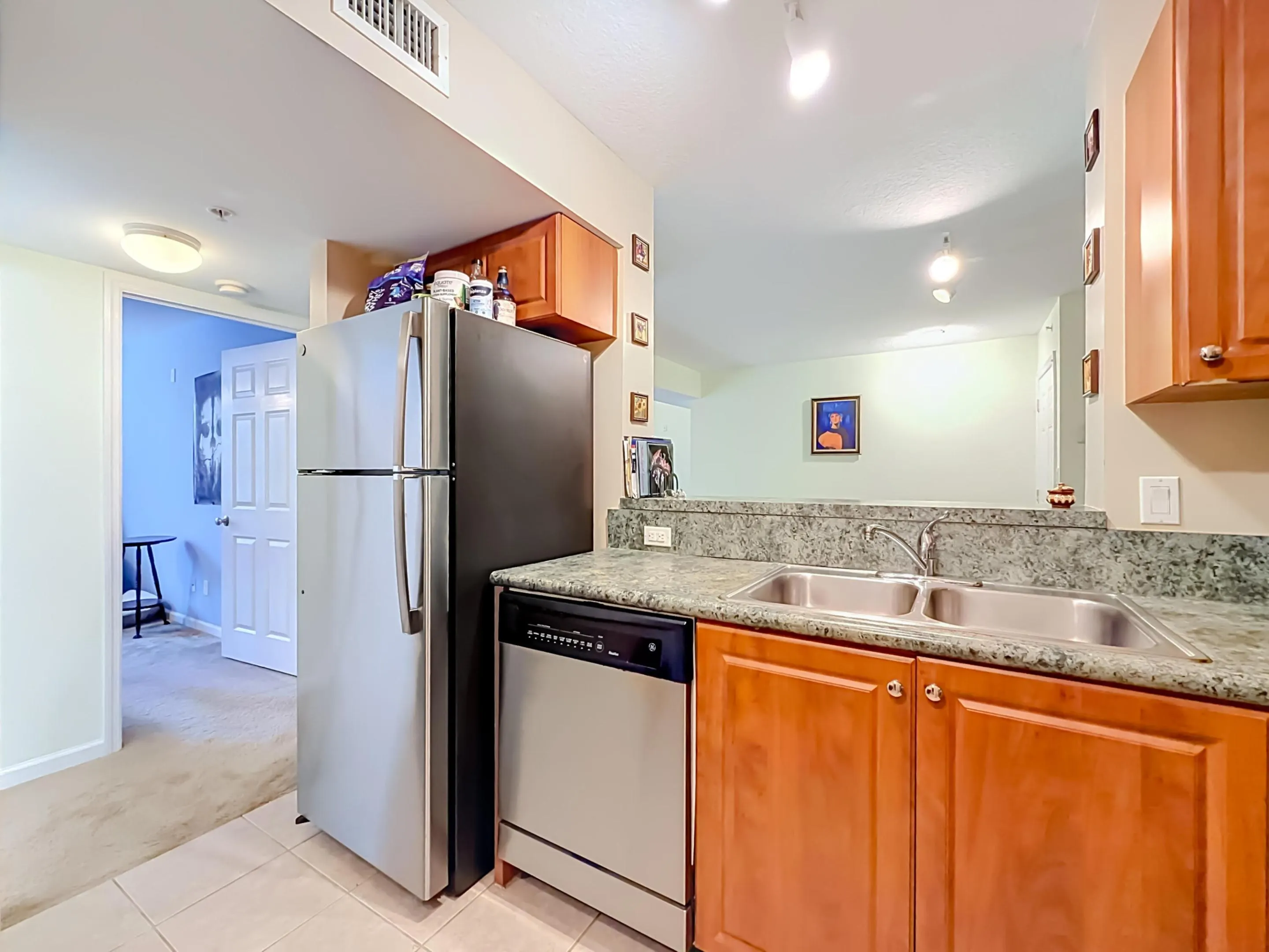 519 E Sheridan Street #4042