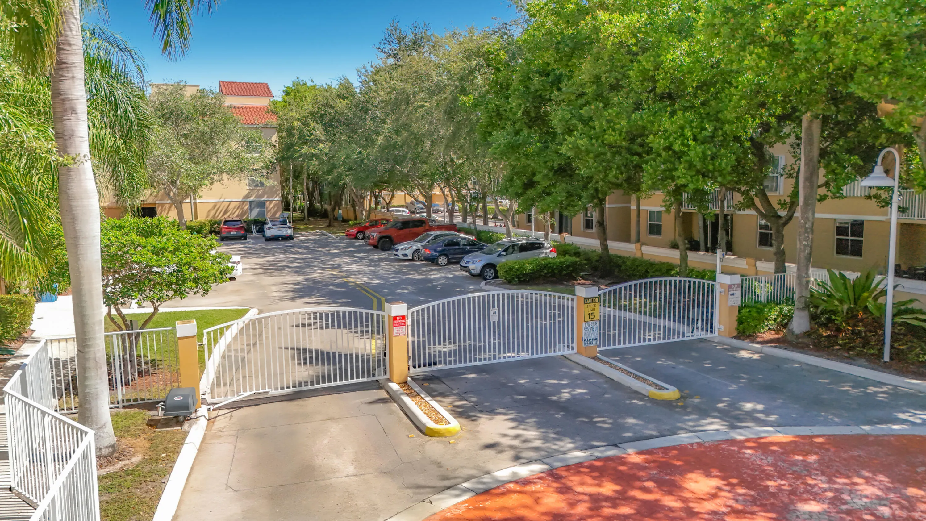 519 E Sheridan Street #4042