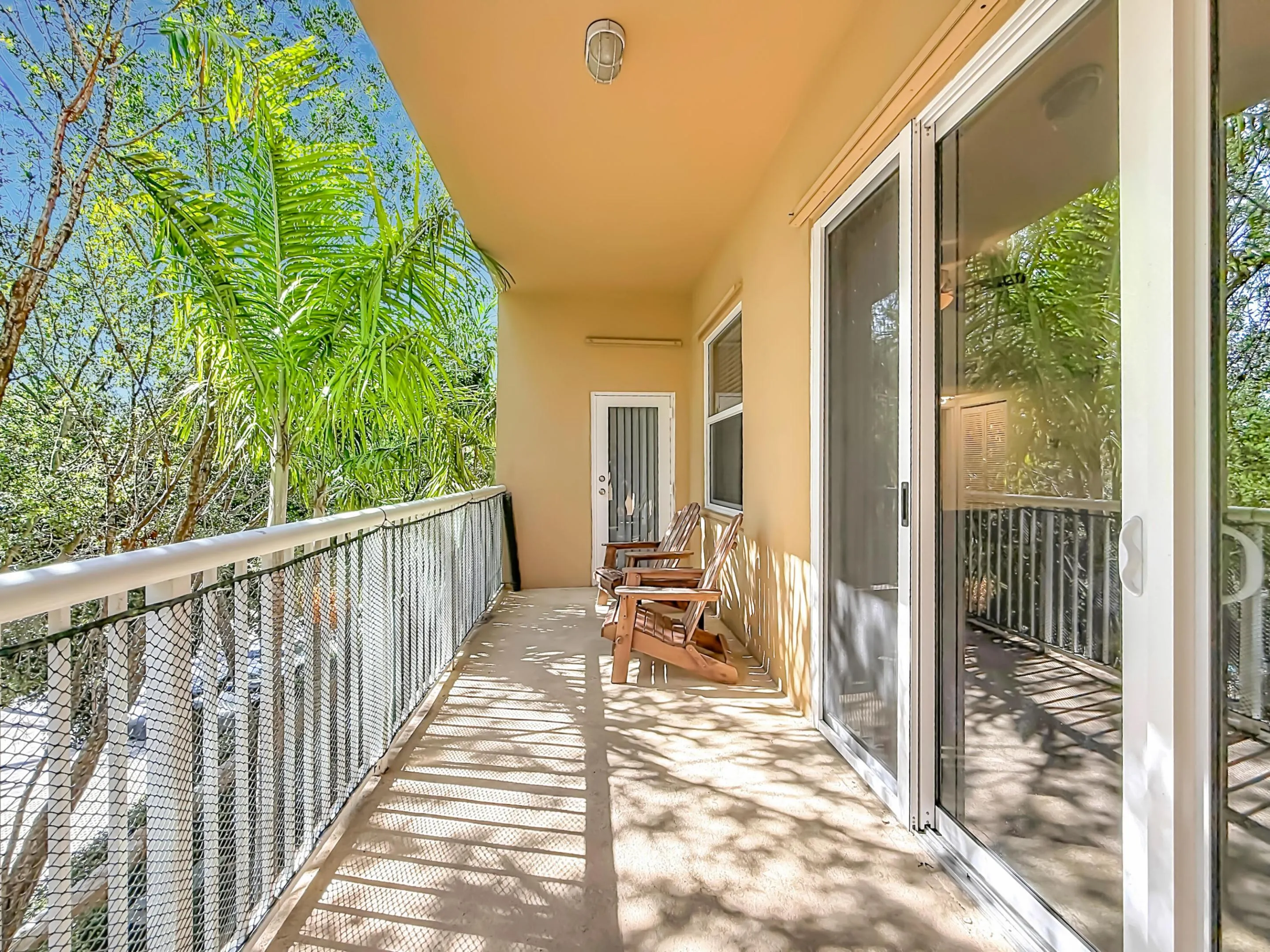 519 E Sheridan Street #4042