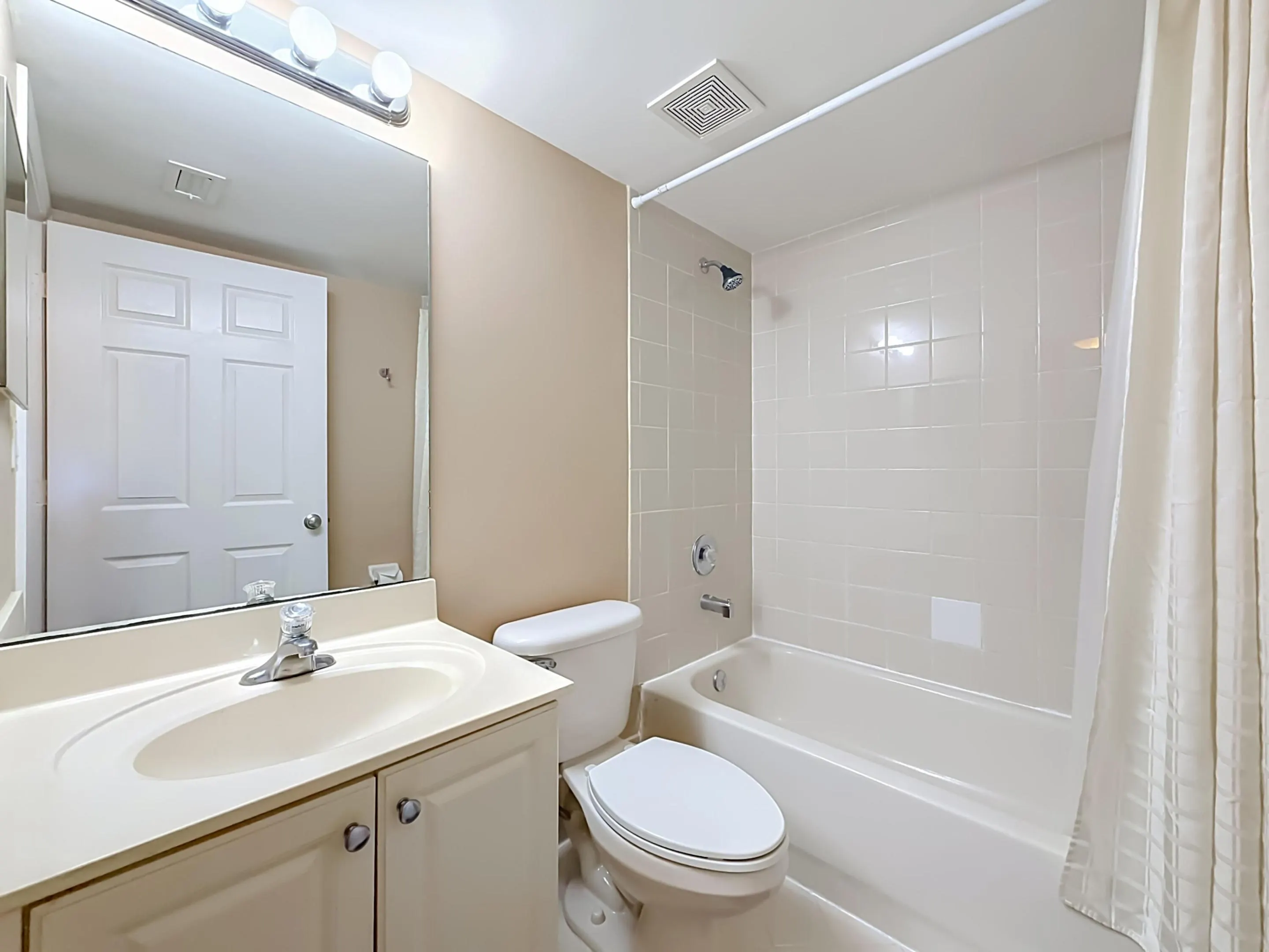519 E Sheridan Street #4042