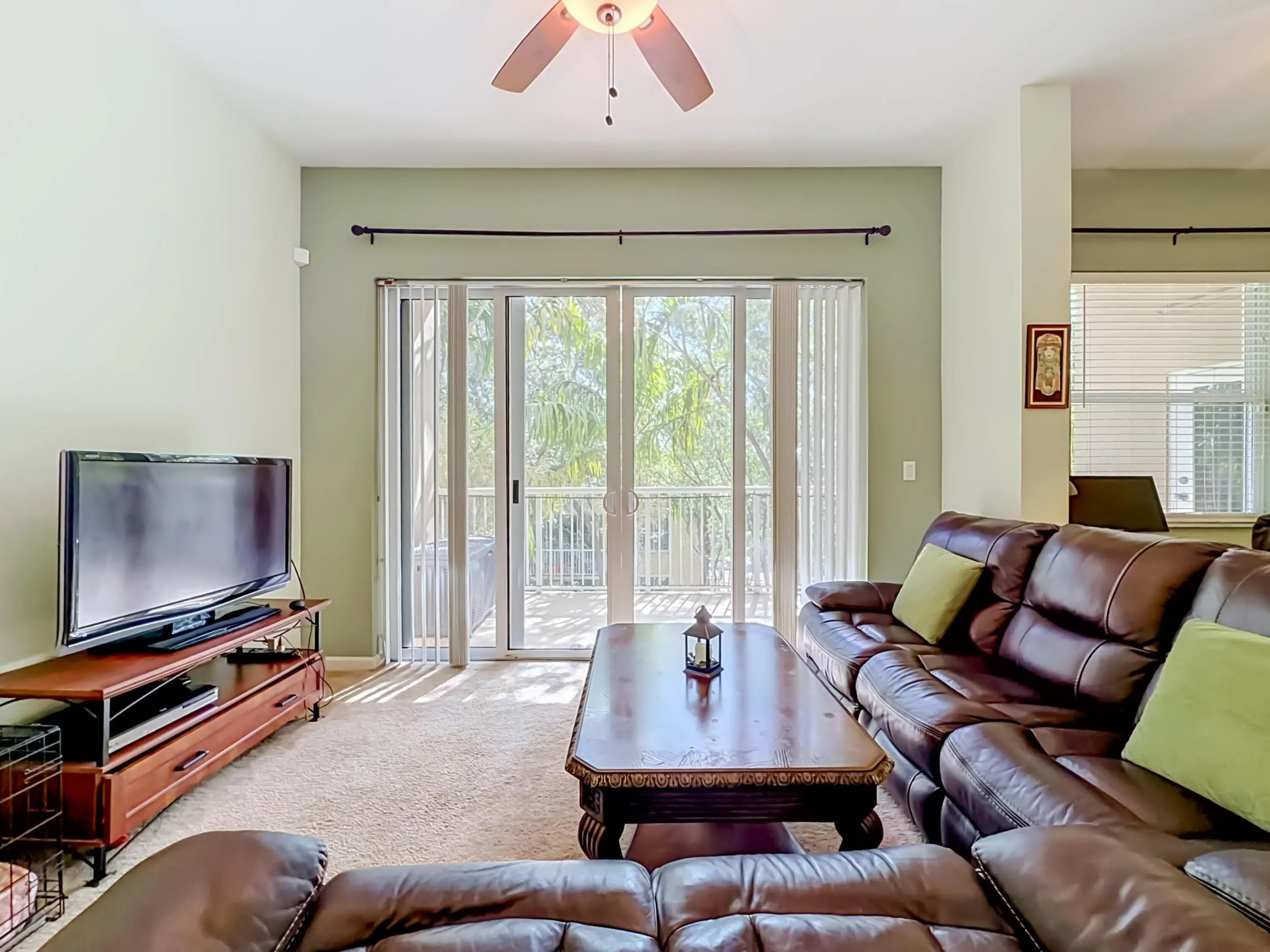 519 E Sheridan Street #4042