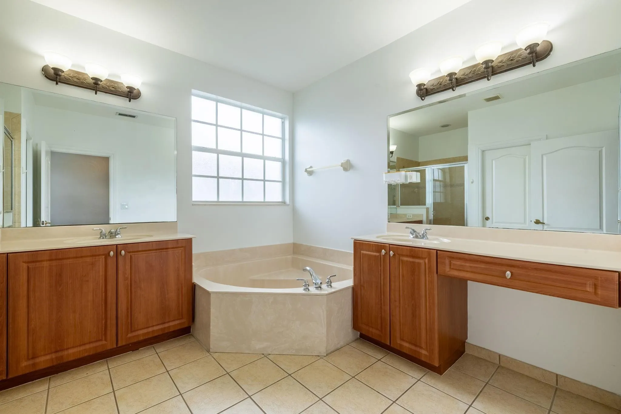 7029 AMBROSIA Lane #606