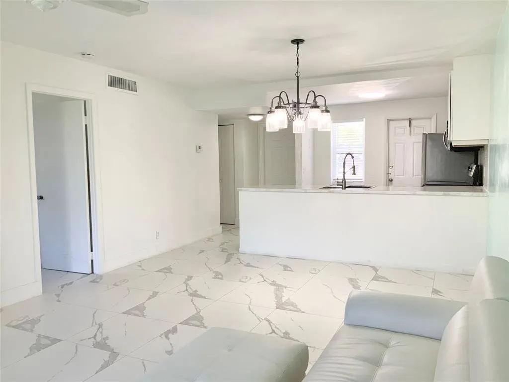 600 NE 2ND Street #105