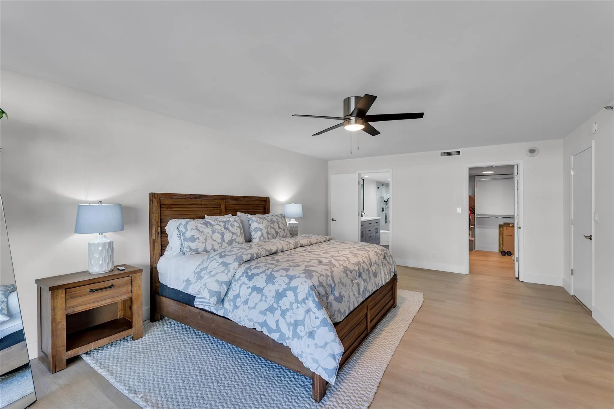 1167 HILLSBORO MILE #306
