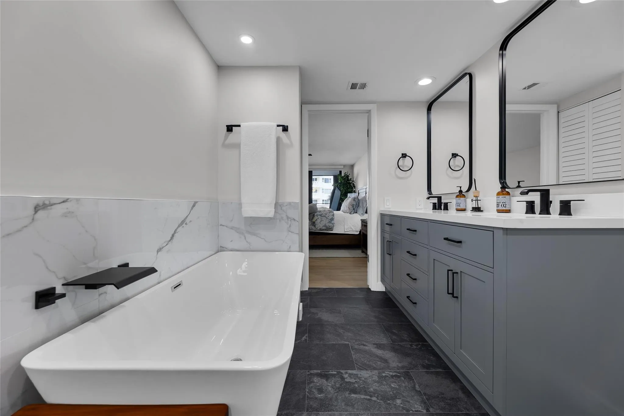 1167 HILLSBORO MILE #306