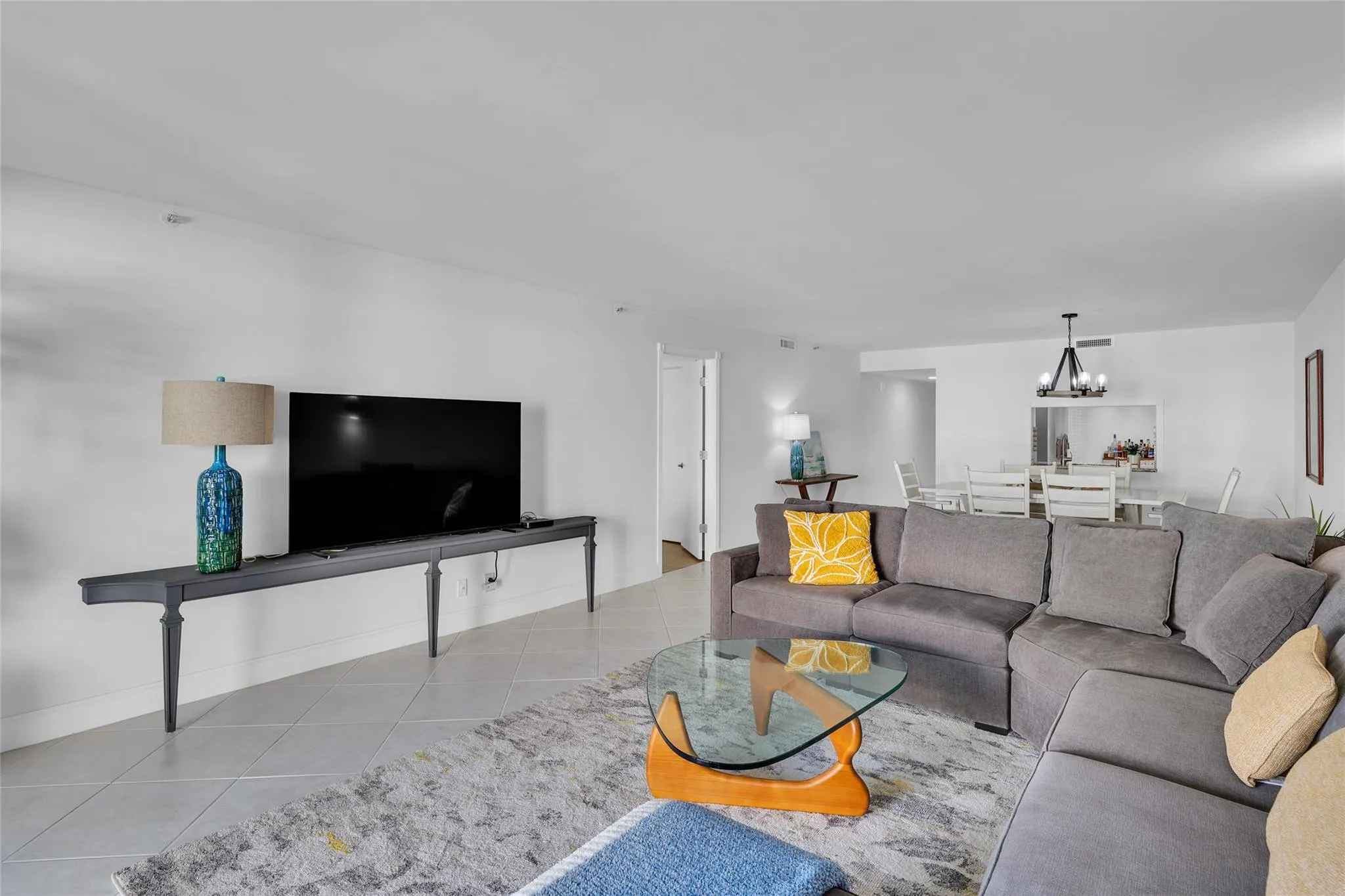 1167 HILLSBORO MILE #306