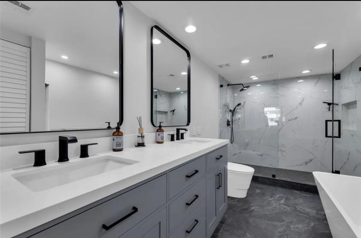 1167 HILLSBORO MILE #306