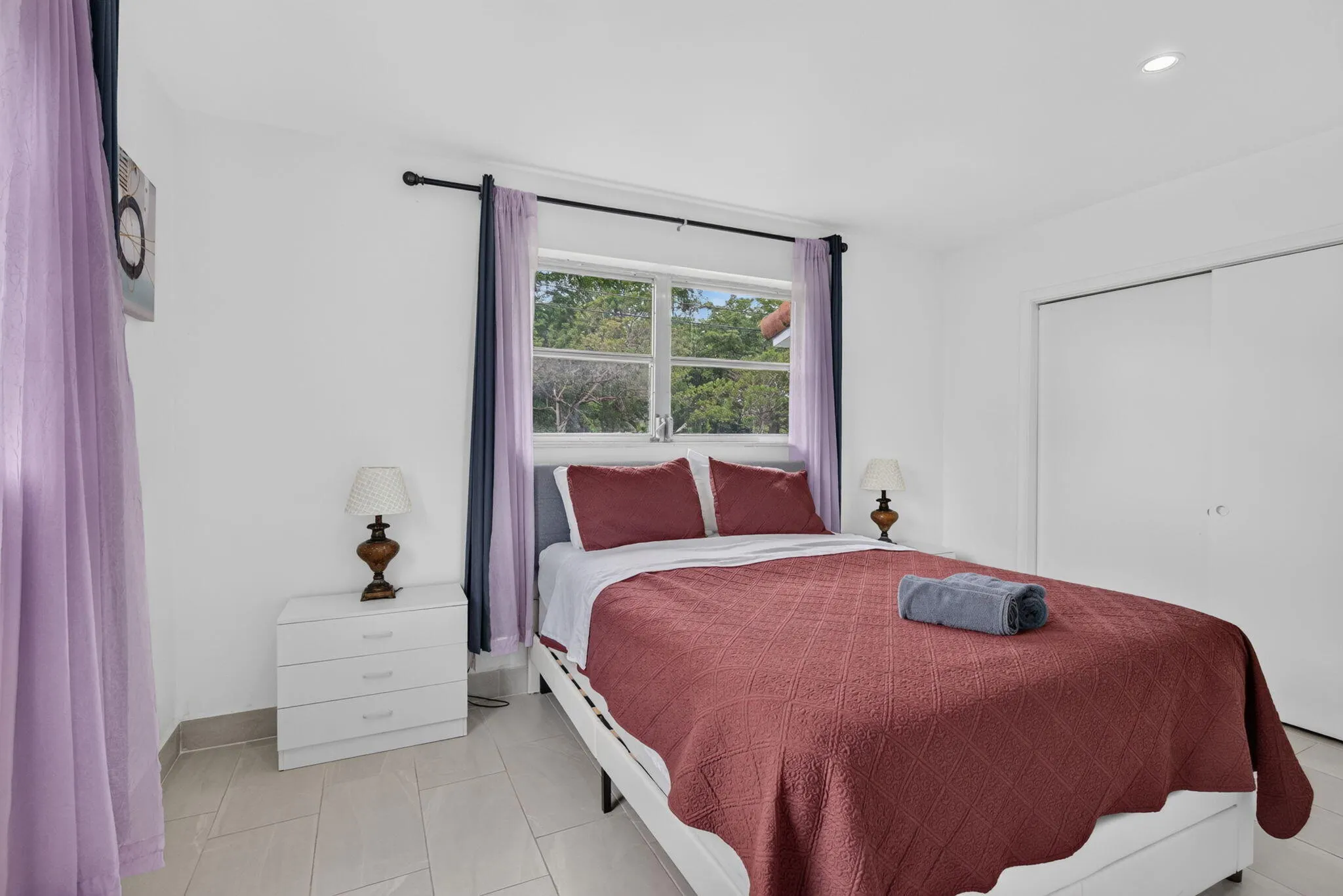 210 NE 5TH Avenue