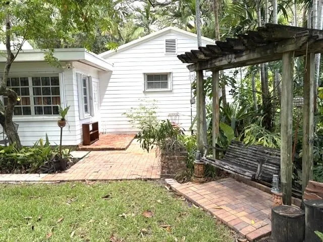 41 SW 5TH Street