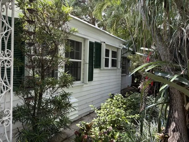 41 SW 5TH Street