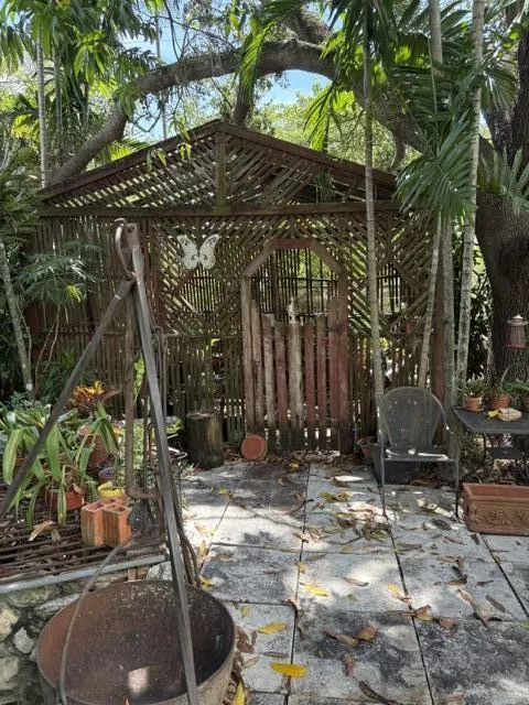 41 SW 5TH Street