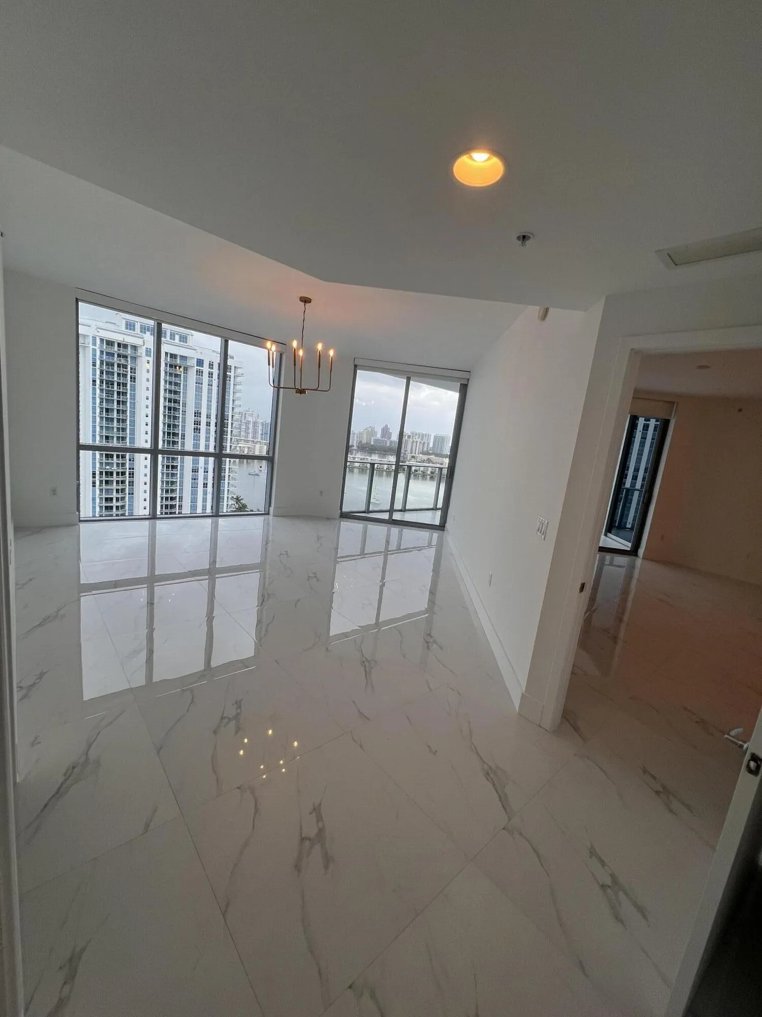 17111 BISCAYNE Boulevard #1903