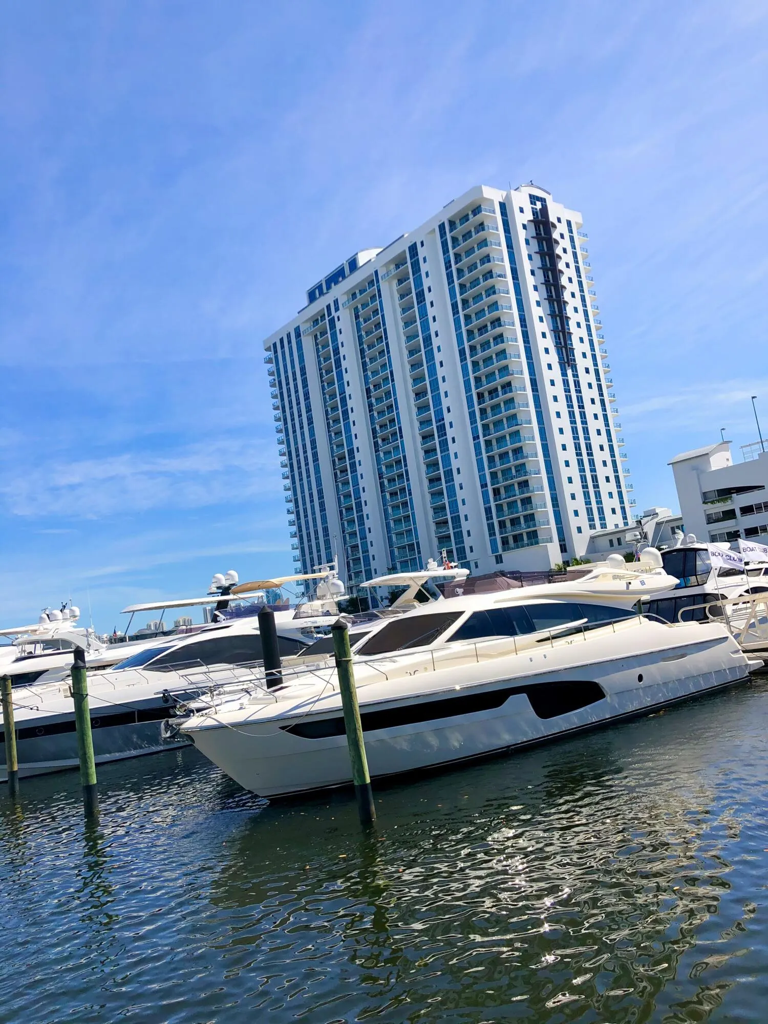 17111 BISCAYNE Boulevard #1903