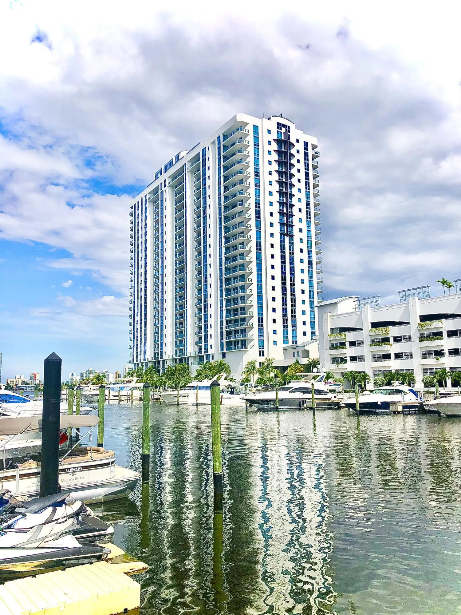17111 BISCAYNE Boulevard #1903
