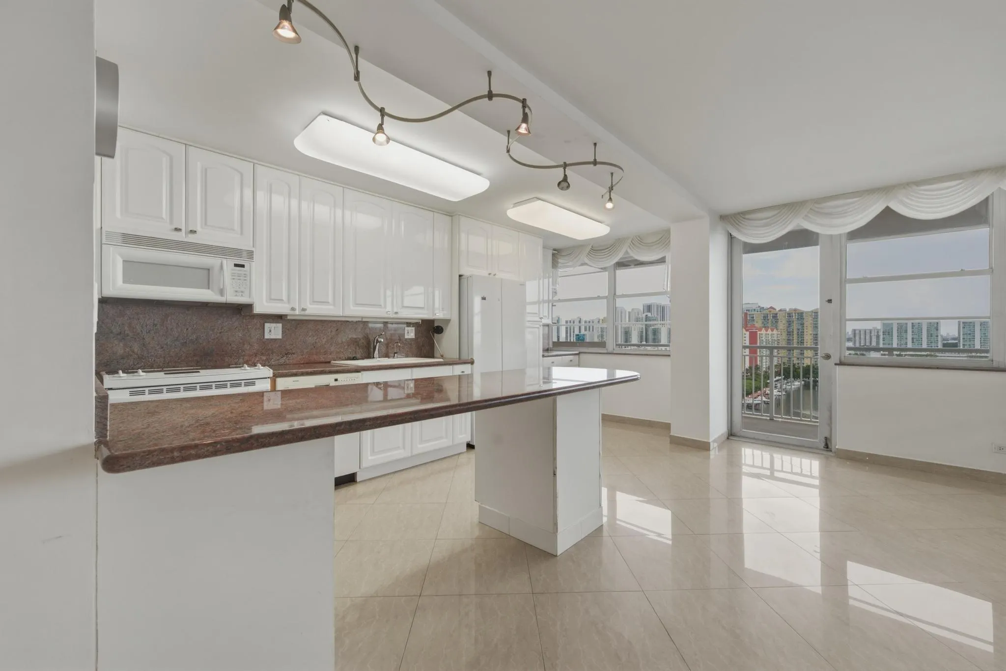250 174TH Street #1719