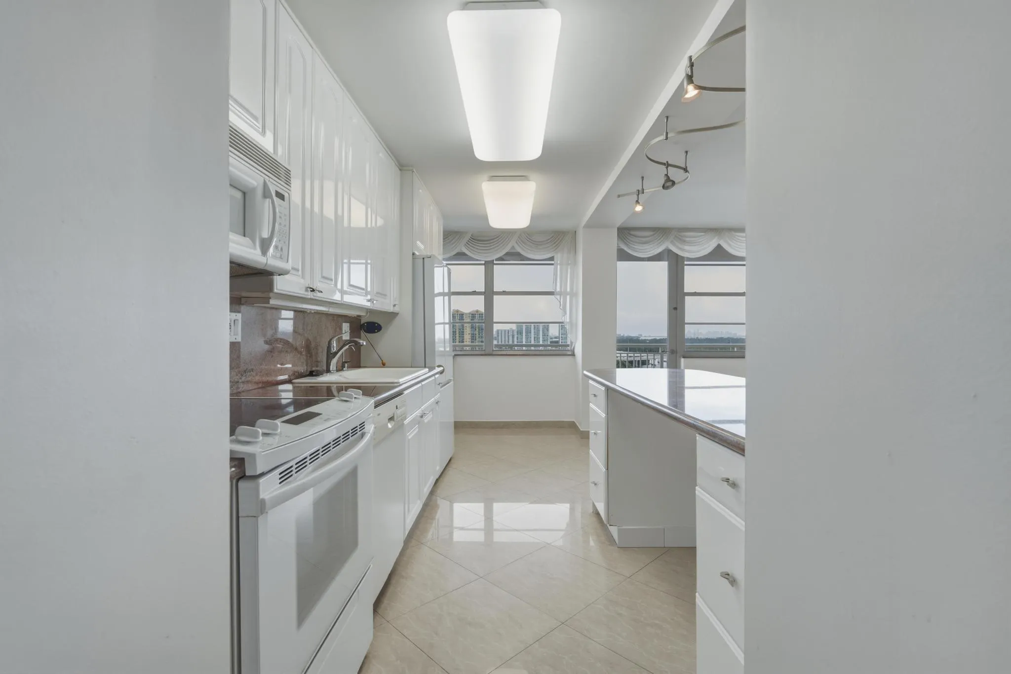 250 174TH Street #1719