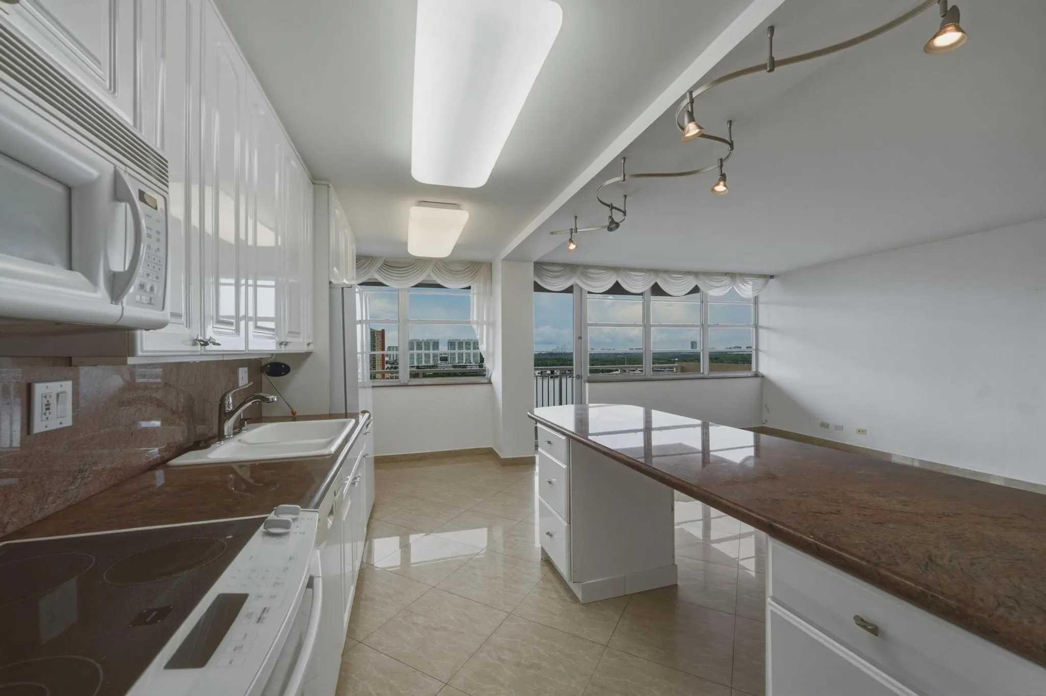 250 174TH Street #1719