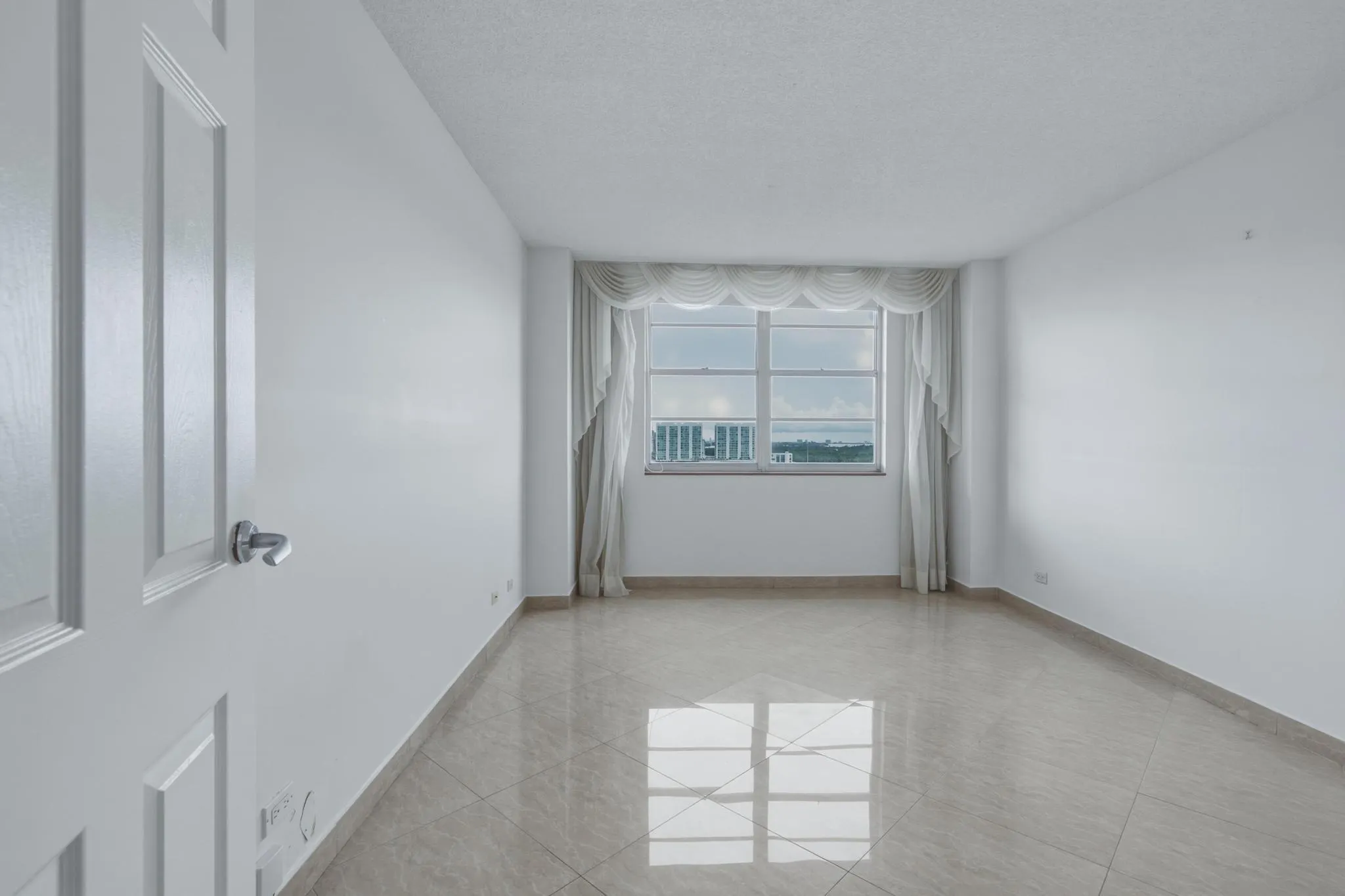 250 174TH Street #1719