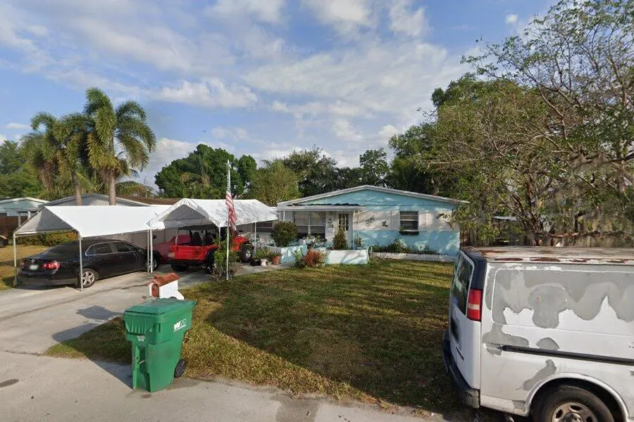 4269 SW 50TH Street