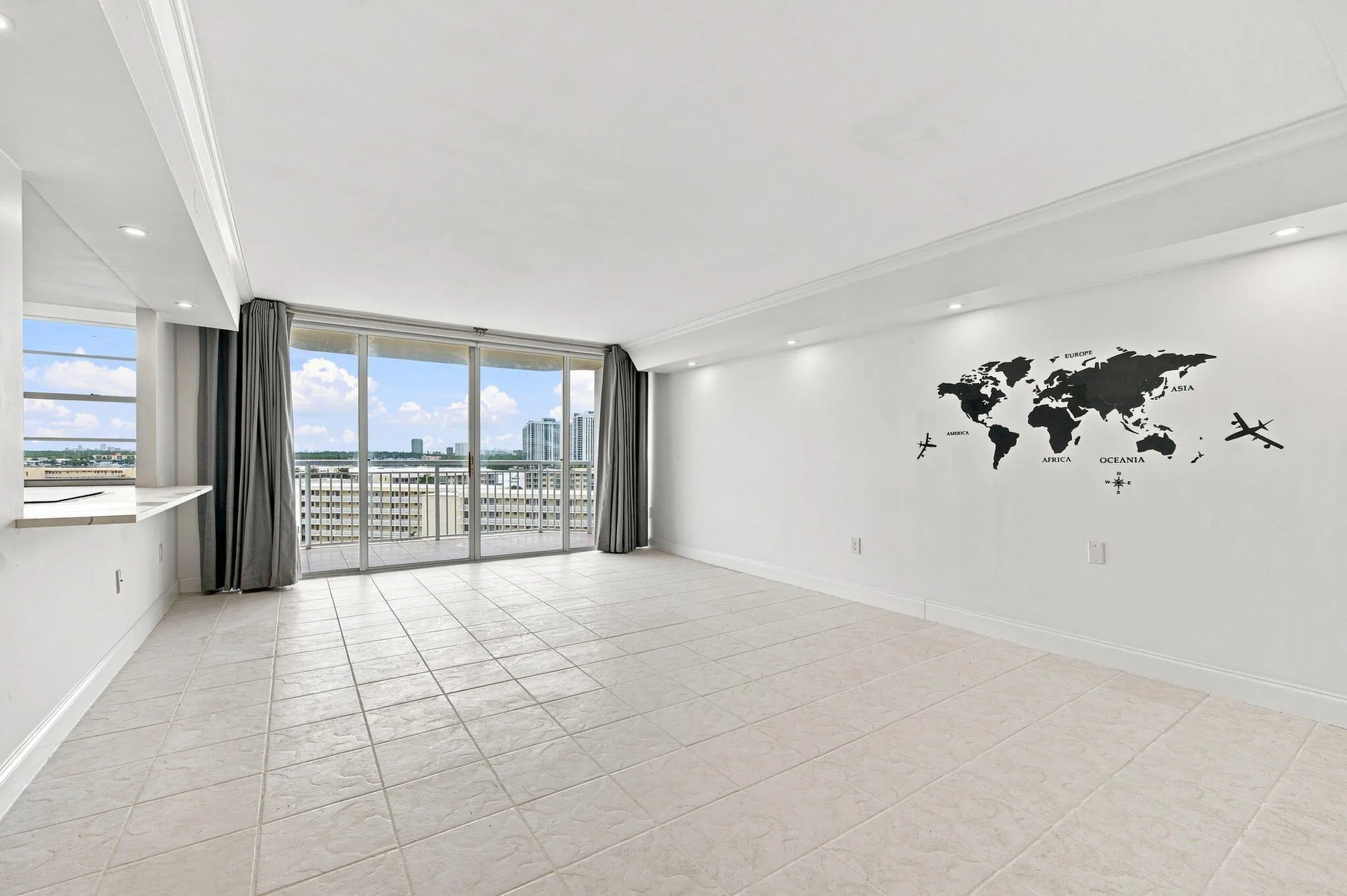 18021 Biscayne Boulevard #901