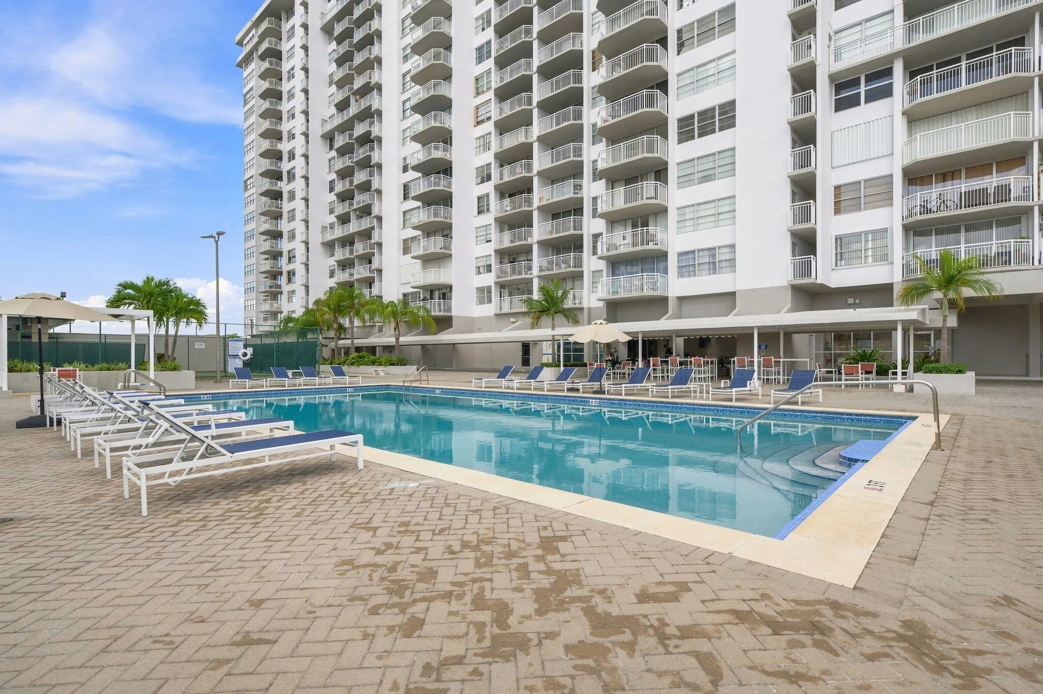 18021 Biscayne Boulevard #901