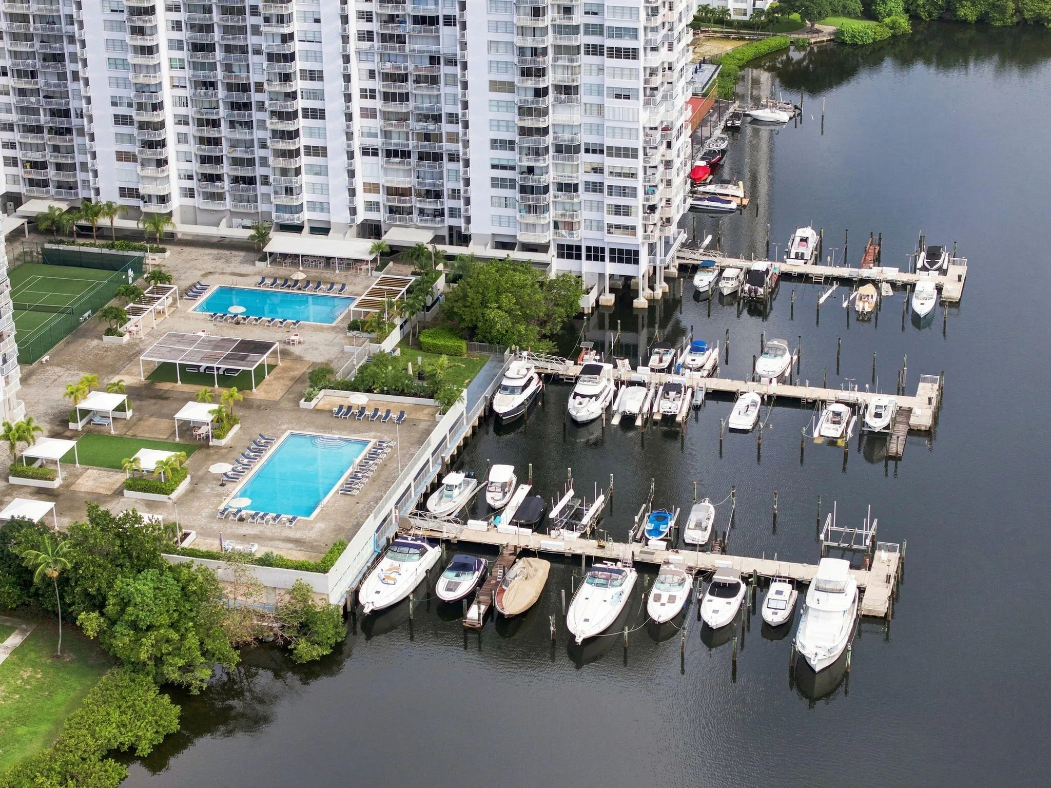 18021 Biscayne Boulevard #901