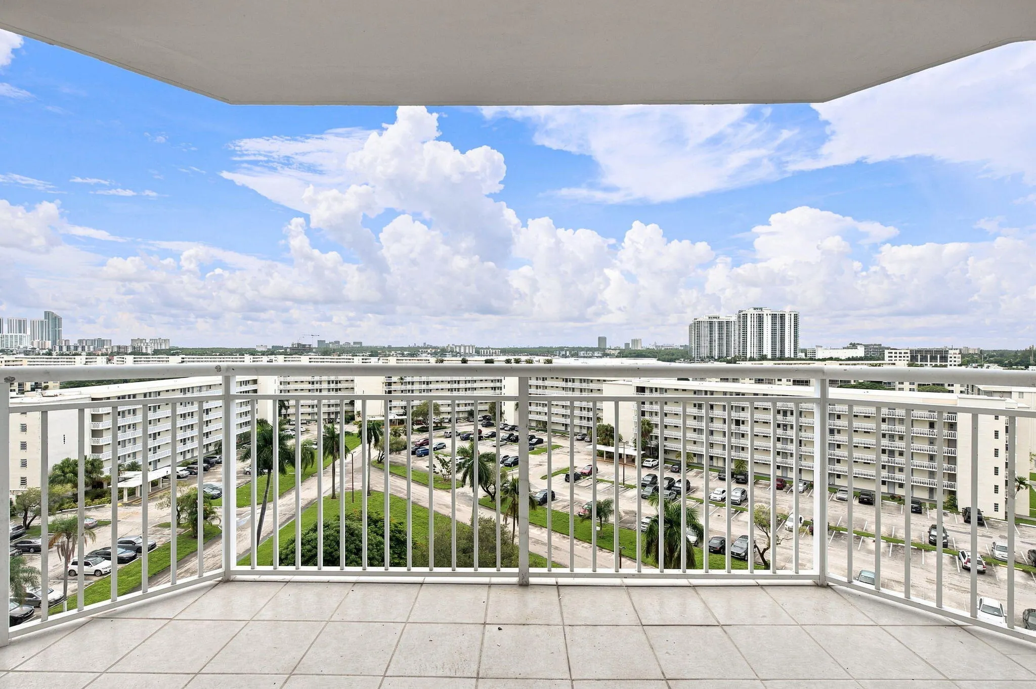 18021 Biscayne Boulevard #901