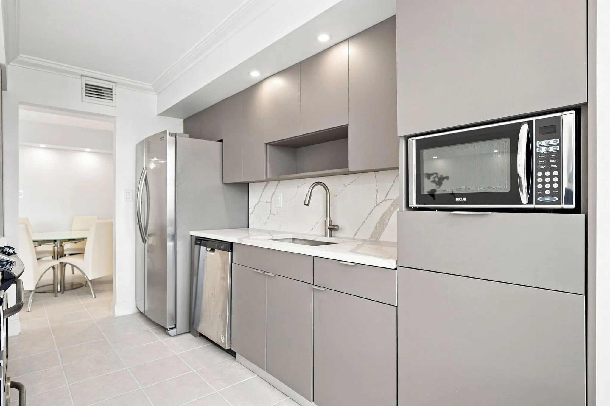18021 Biscayne Boulevard #901