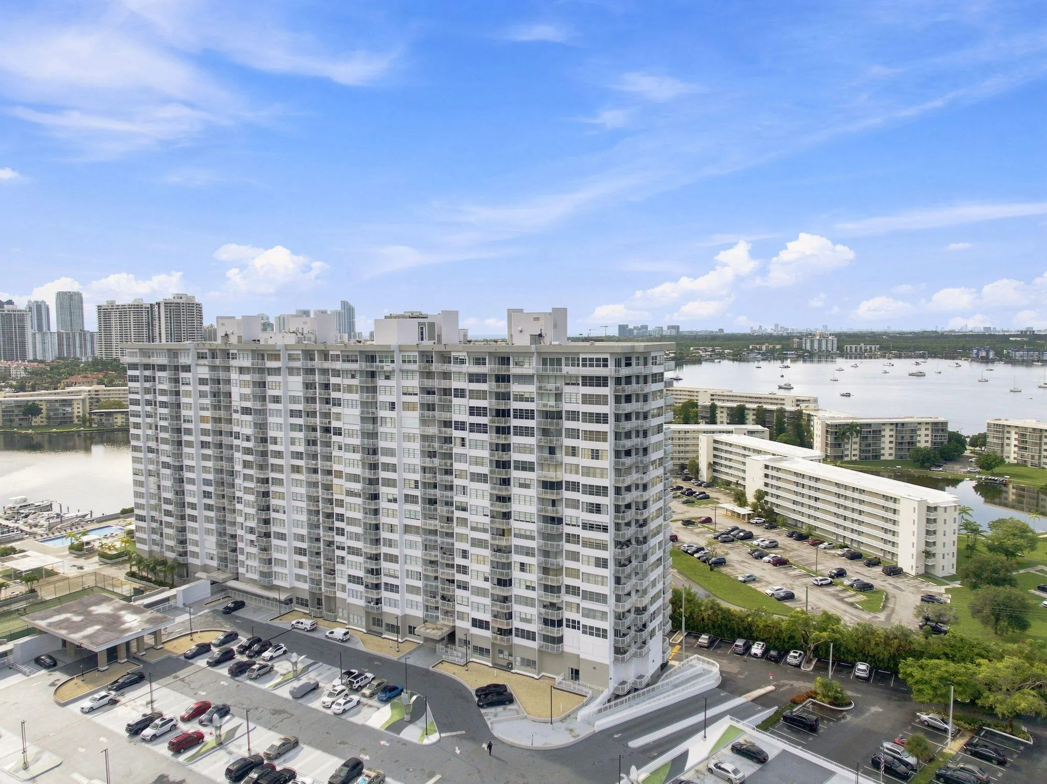 18021 Biscayne Boulevard #901