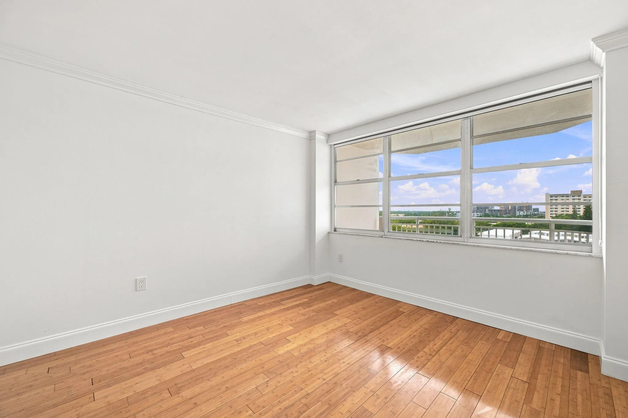 18021 Biscayne Boulevard #901