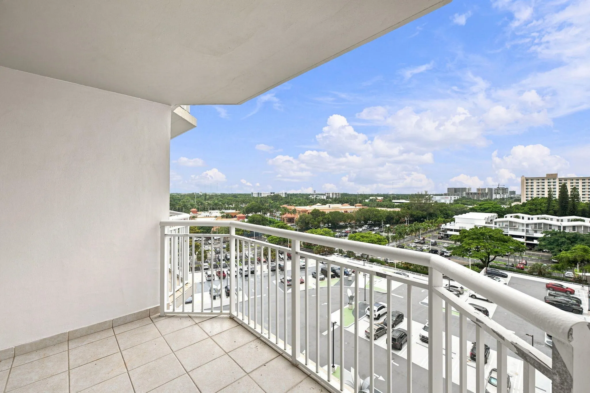 18021 Biscayne Boulevard #901