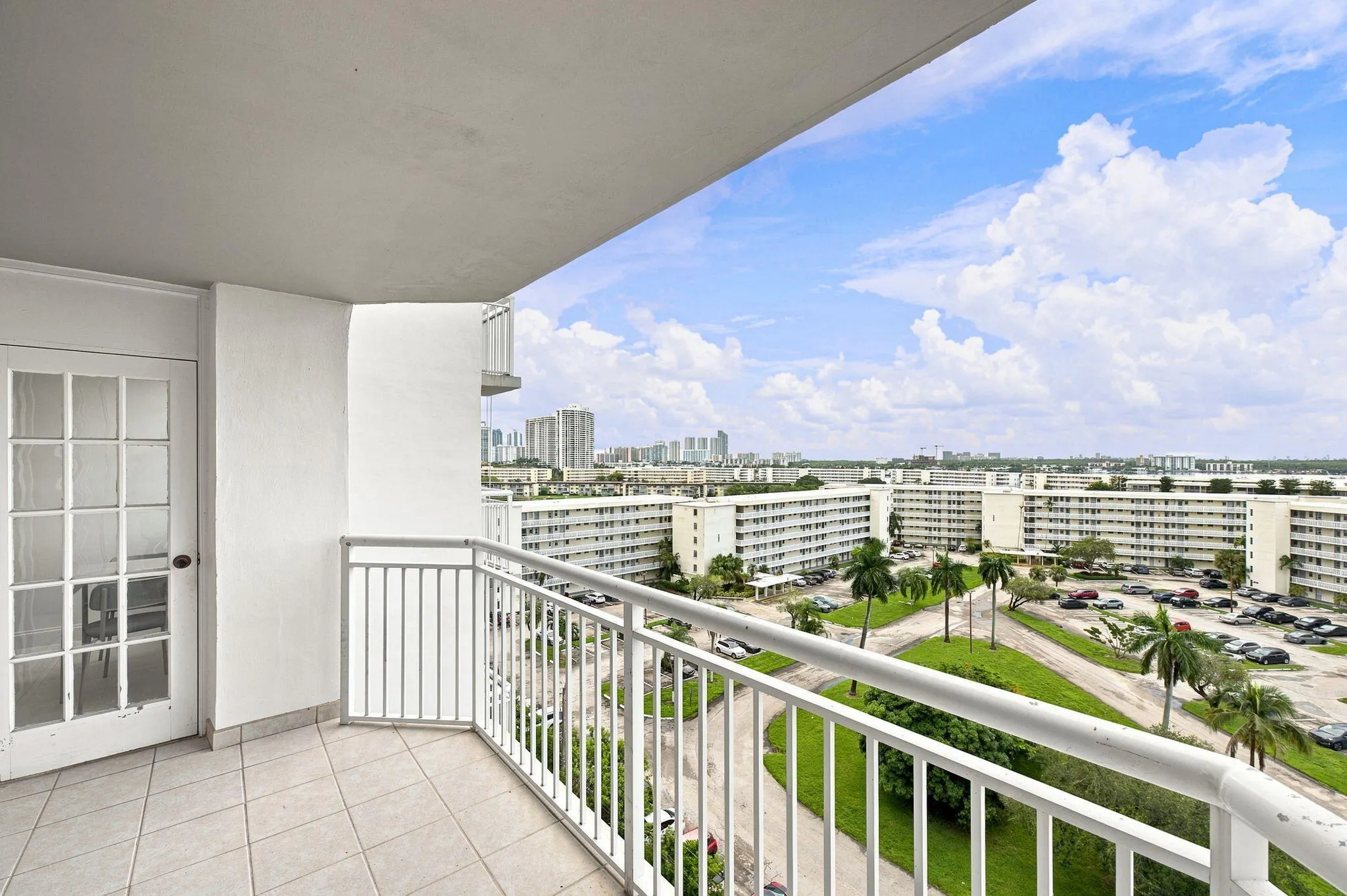 18021 Biscayne Boulevard #901