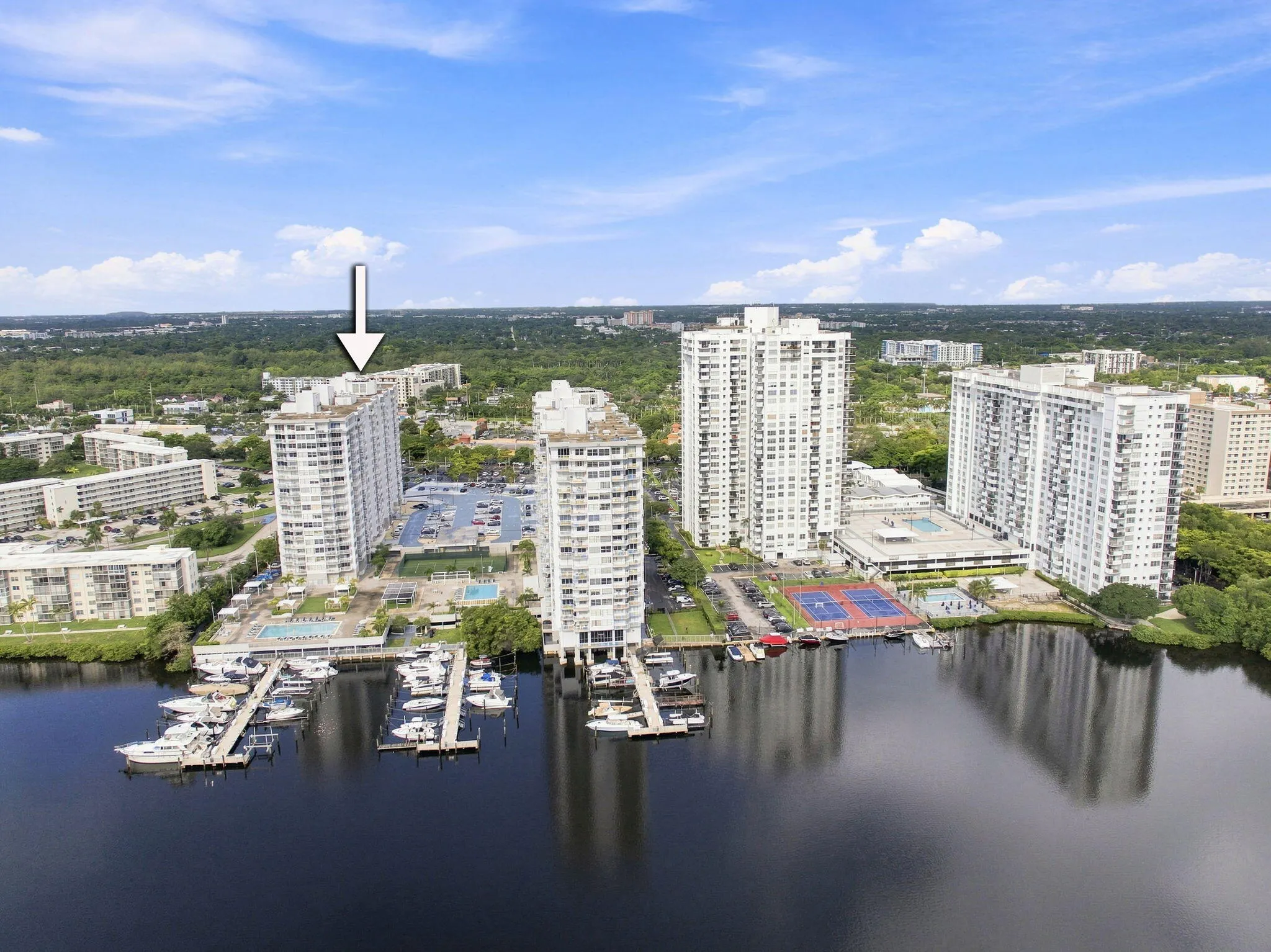 18021 Biscayne Boulevard #901