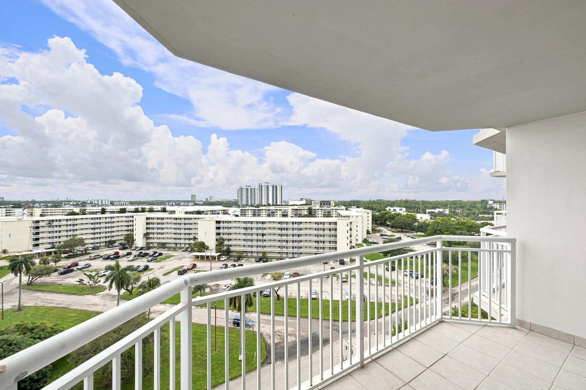 18021 Biscayne Boulevard #901