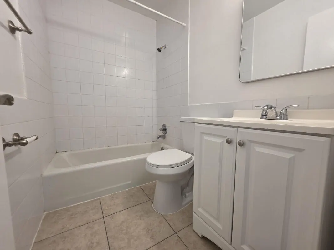 75 SW 10th Street #202