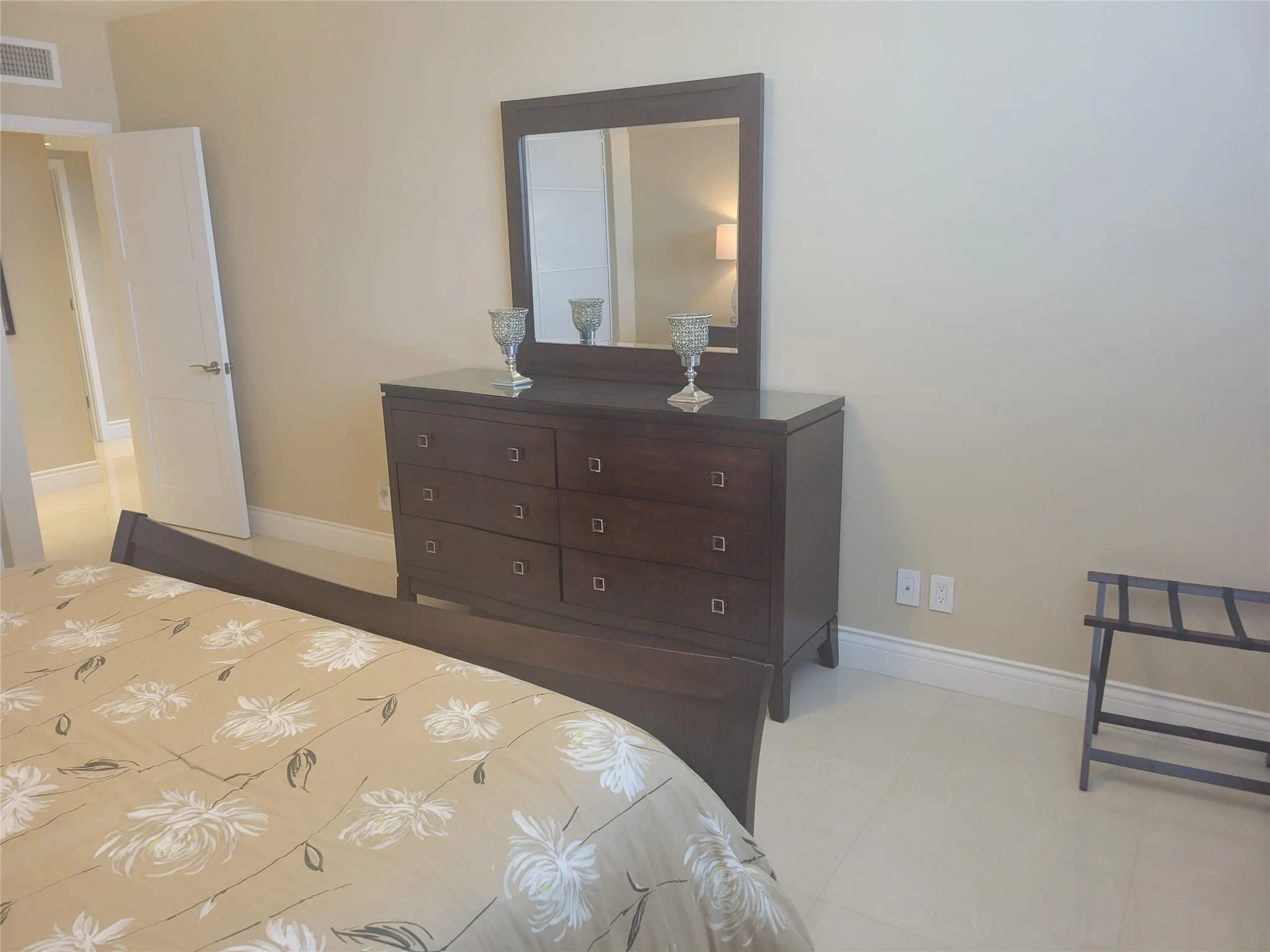 19370 COLLINS Avenue #1218