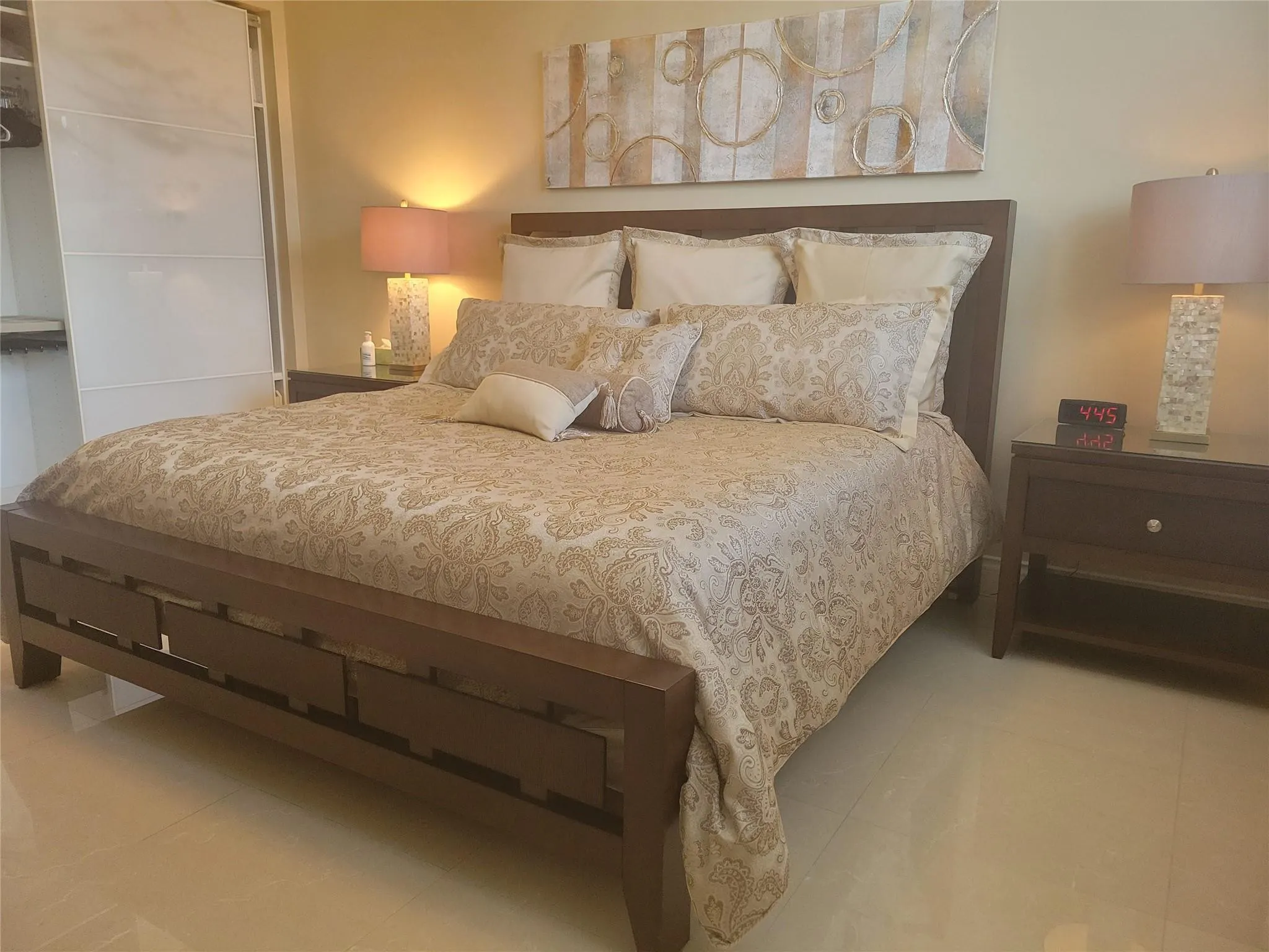 19370 COLLINS Avenue #1218