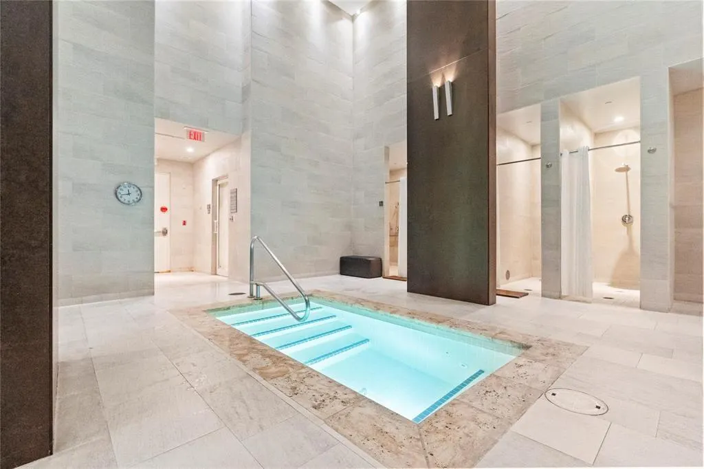 1830 S Ocean Drive #1402