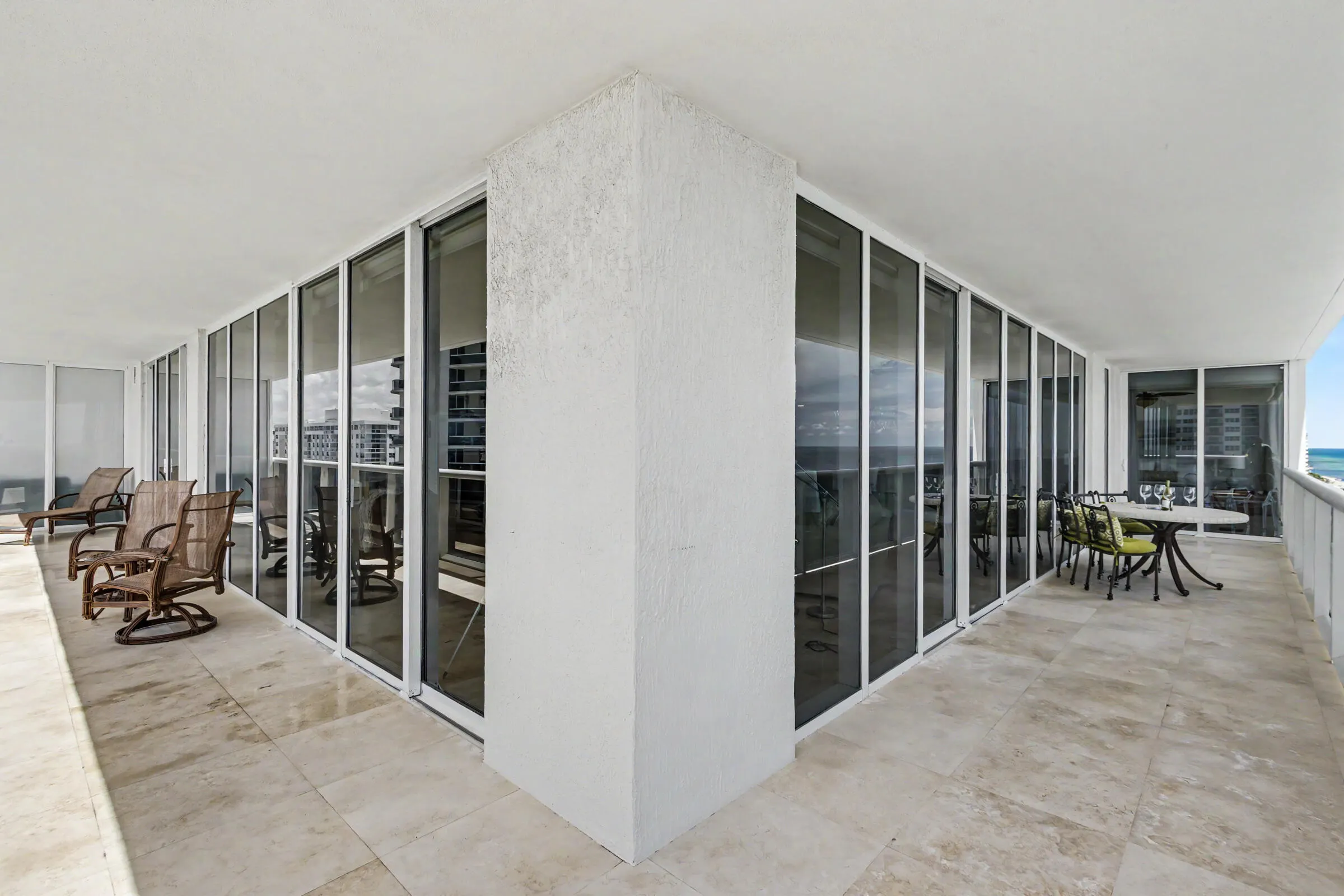 1830 S Ocean Drive #1402
