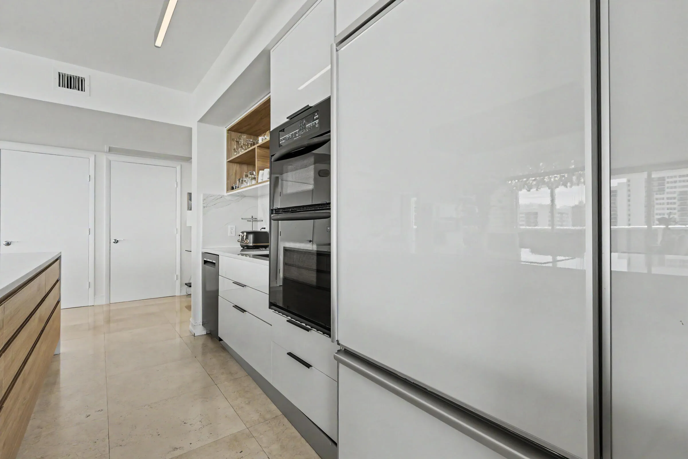 1830 S Ocean Drive #1402