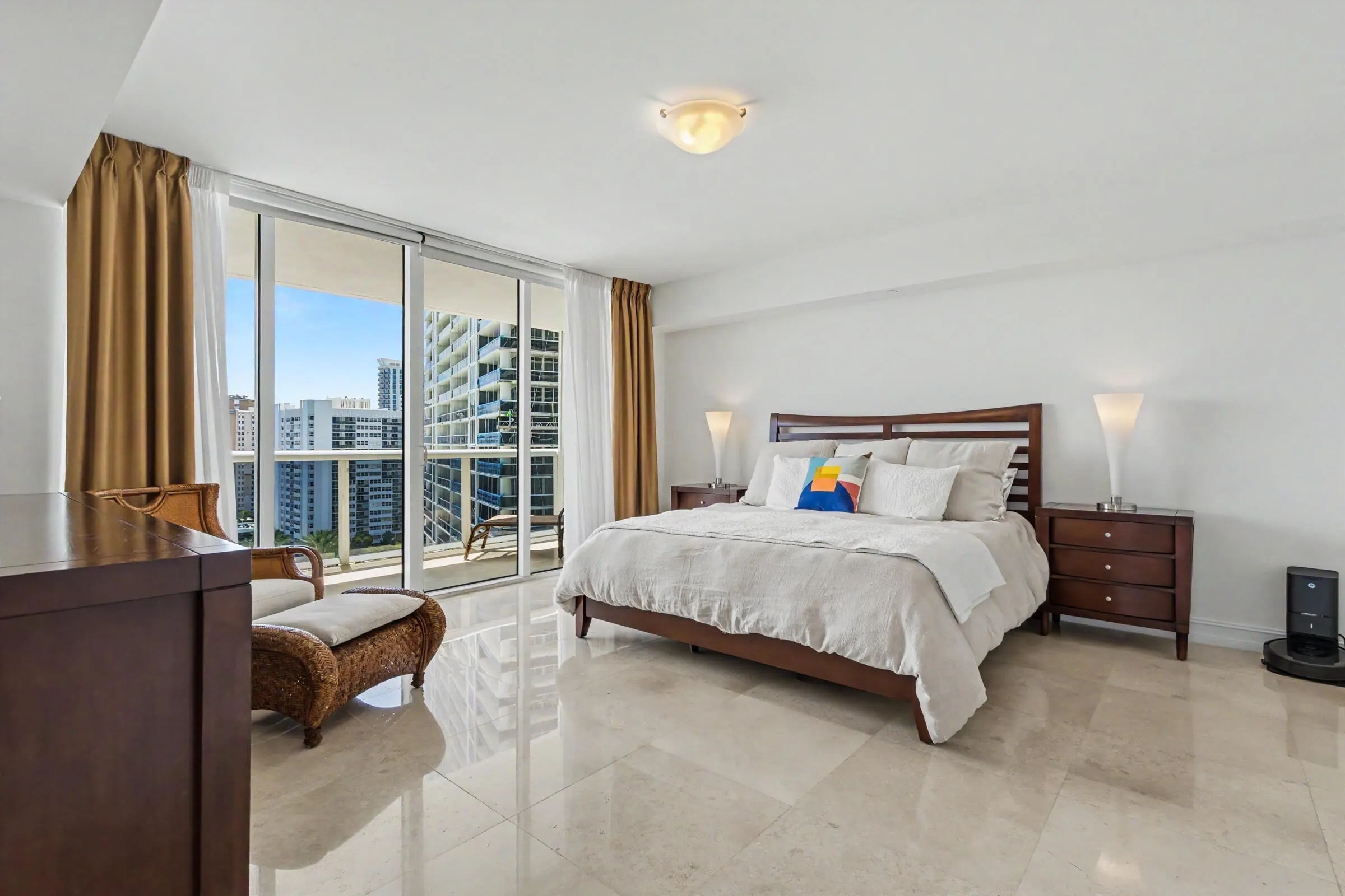1830 S Ocean Drive #1402