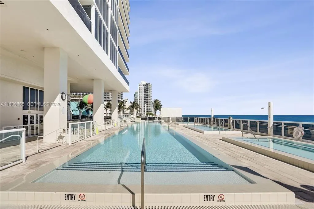 1830 S Ocean Drive #1402