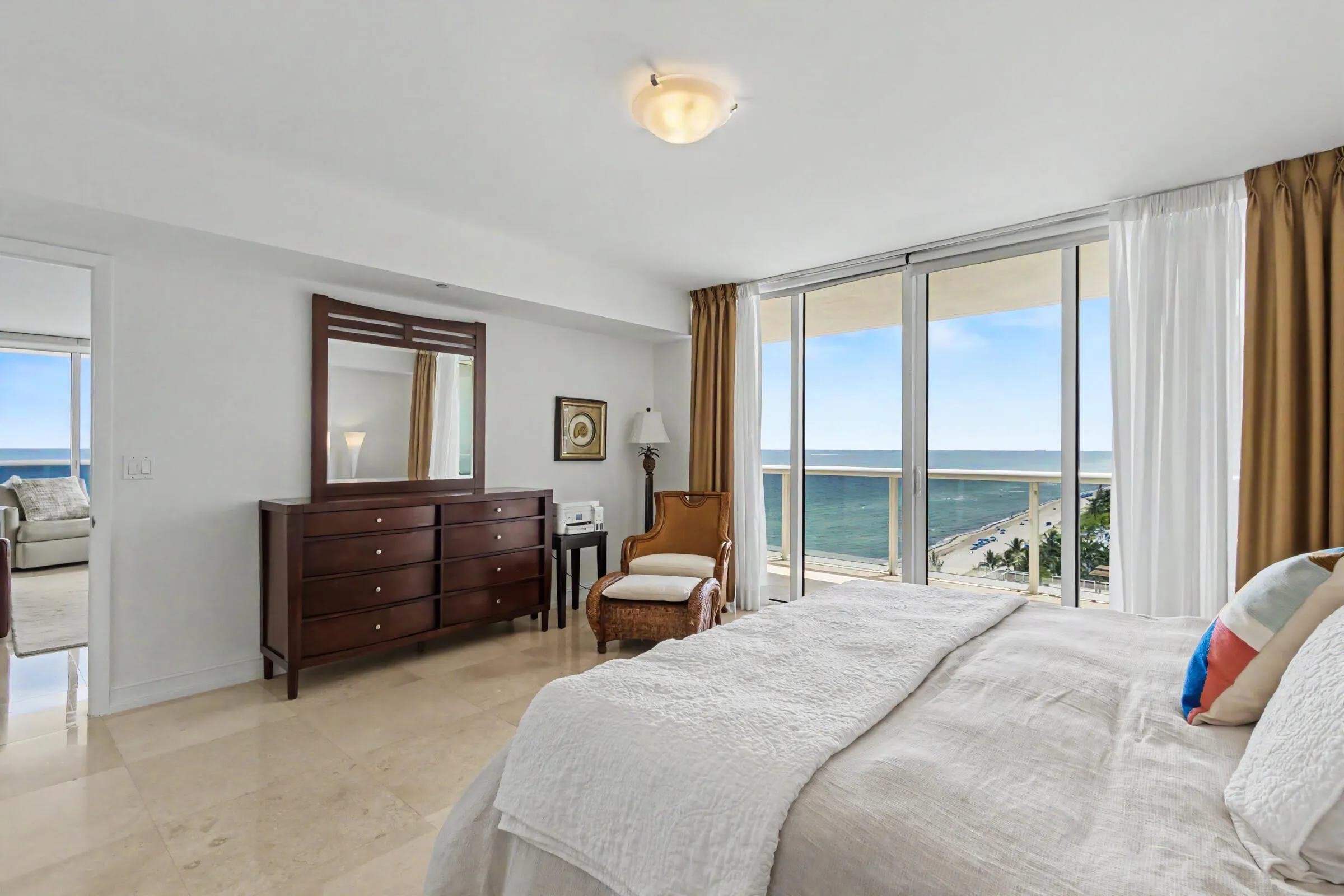 1830 S Ocean Drive #1402